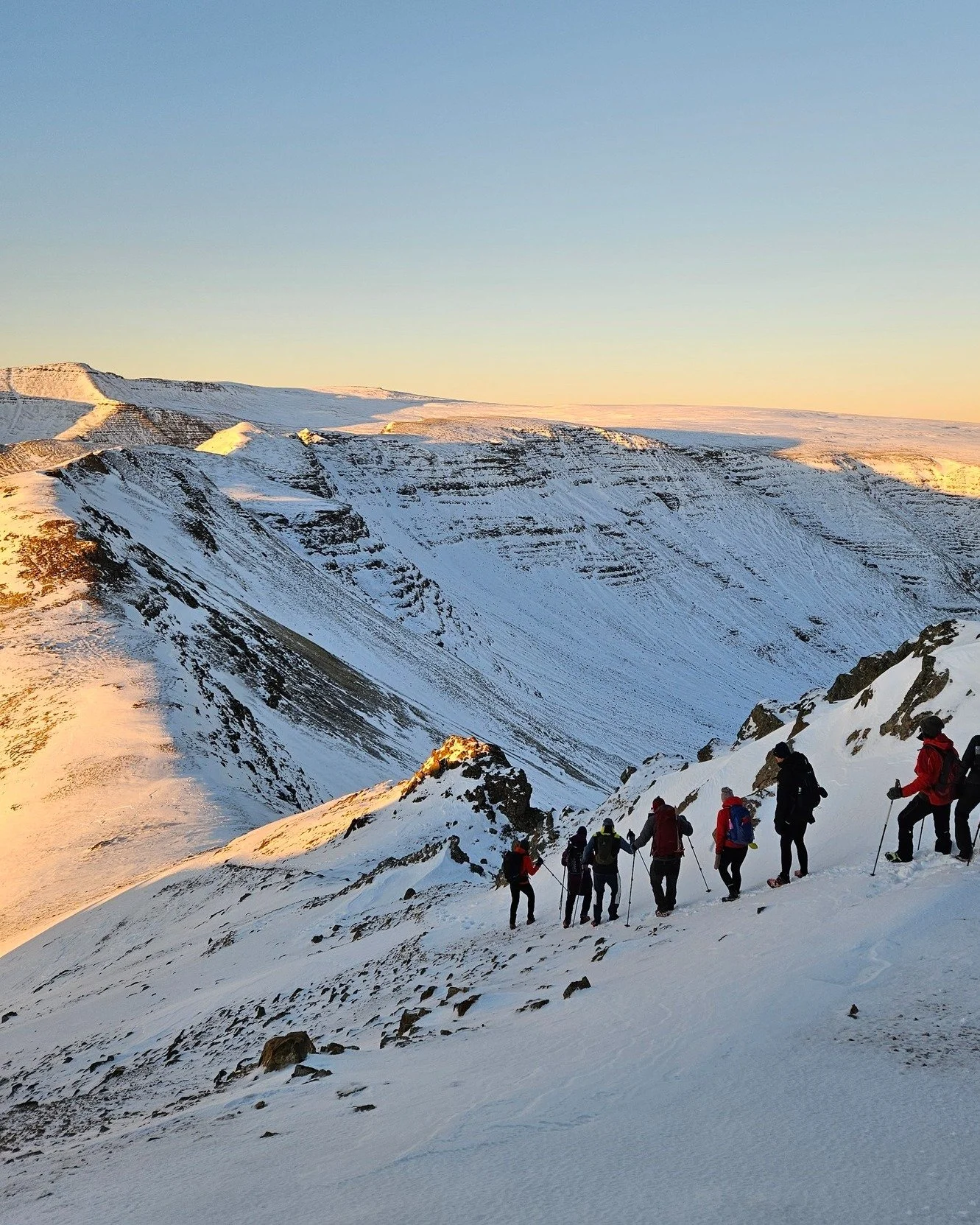 Magical sunrise hour in winter during an unforgettable hike just outside Reykjav&iacute;k.

Some of the last true winter days before the summer adventures begin&hellip;
Who&rsquo;s ready for what&rsquo;s next? 🌿
 #winteriniceland  #hikinginiceland  