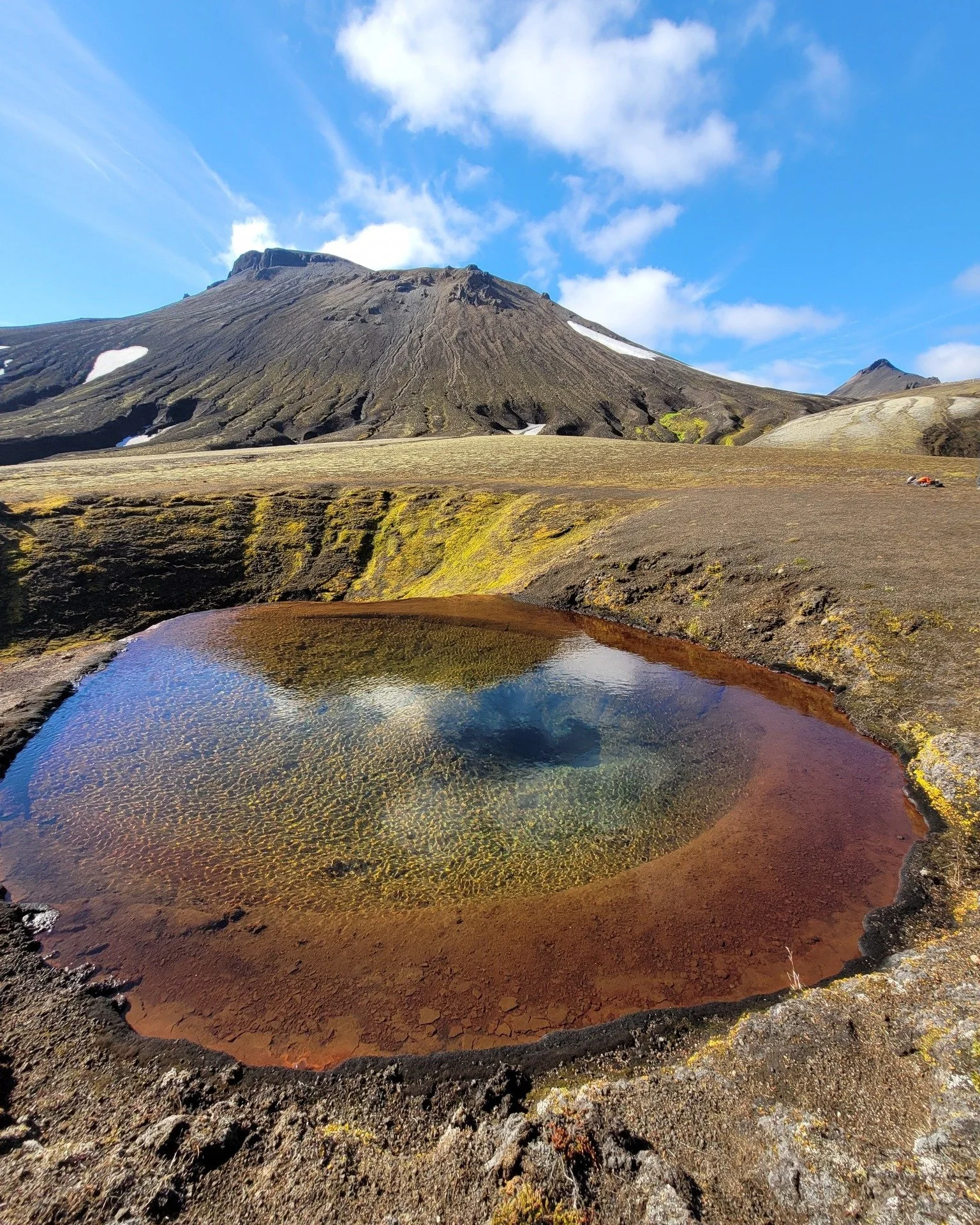 It&rsquo;s not a joke&hellip; 
It&rsquo;s a real &ldquo;eye&rdquo; in Icelandic nature 👁️

Happy April Fools&rsquo; Day 😉
 #icelandichighlands #rau&eth;auga #magicalplaces #iceland #hikinginiceland