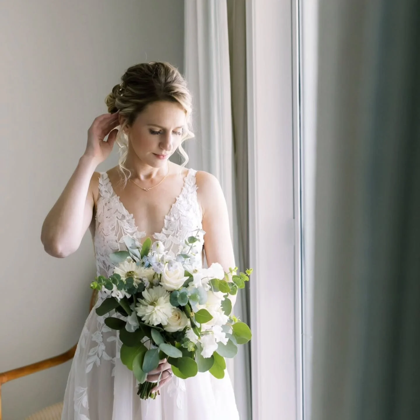 These moments didn&rsquo;t happen by accident.

While dinner was being served and guests were enjoying themselves, we quietly pulled them away for a few minutes, just the two of them. They sat together, shared a private picnic, had a drink, and actua