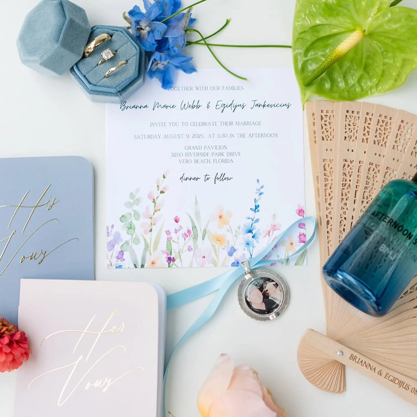 There&rsquo;s something so special about a day that feels effortlessly beautiful ✨

From the soft color palette to the organic florals woven throughout the space, every detail came together in a way that felt natural, elevated, and completely them 🤍