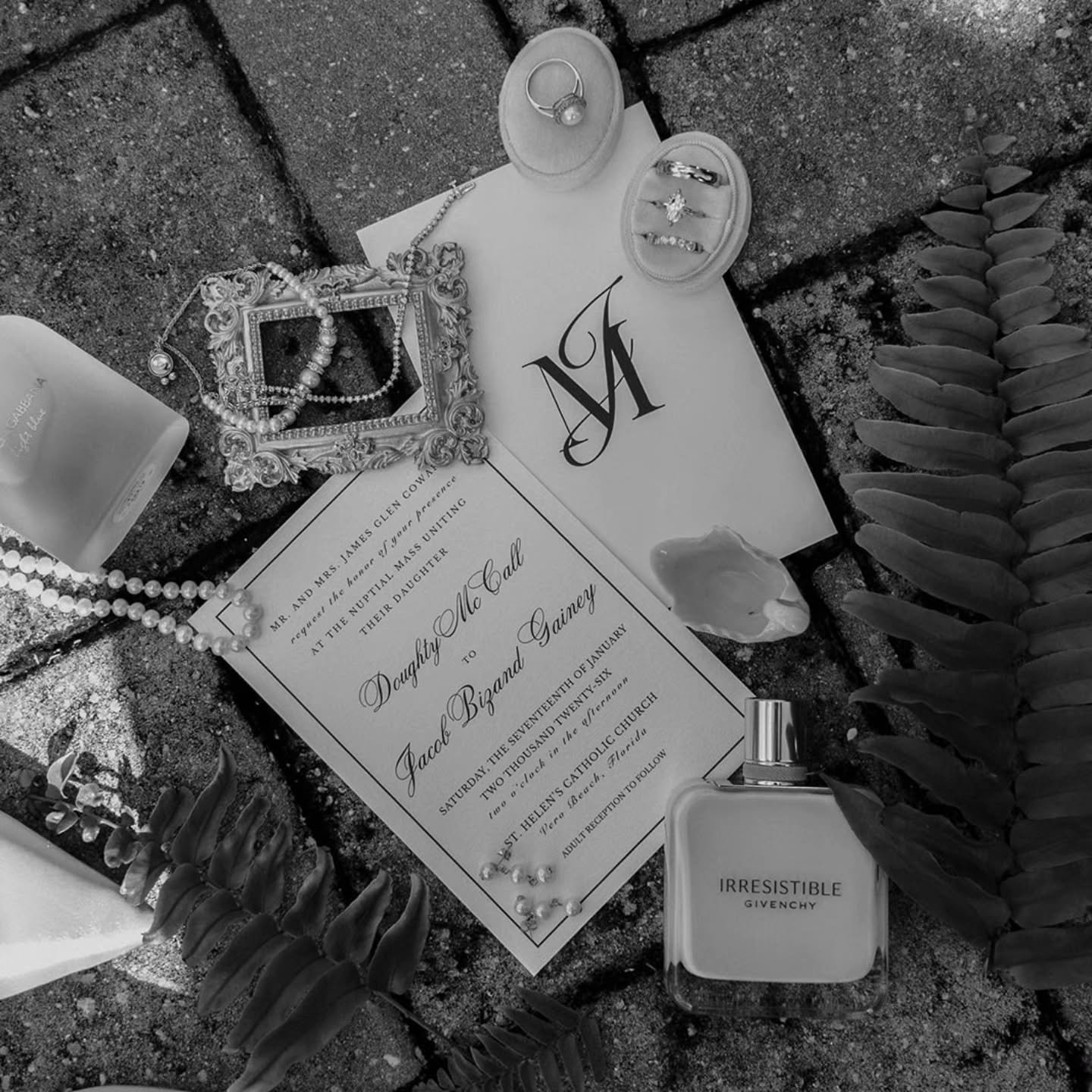 One thing I hear over and over again from couples is:

"I wish I had hired you sooner."

This sweet bride said the exact same thing.

When she hired me, her wedding was less than four weeks away.

She had spent months trying to coordinate v