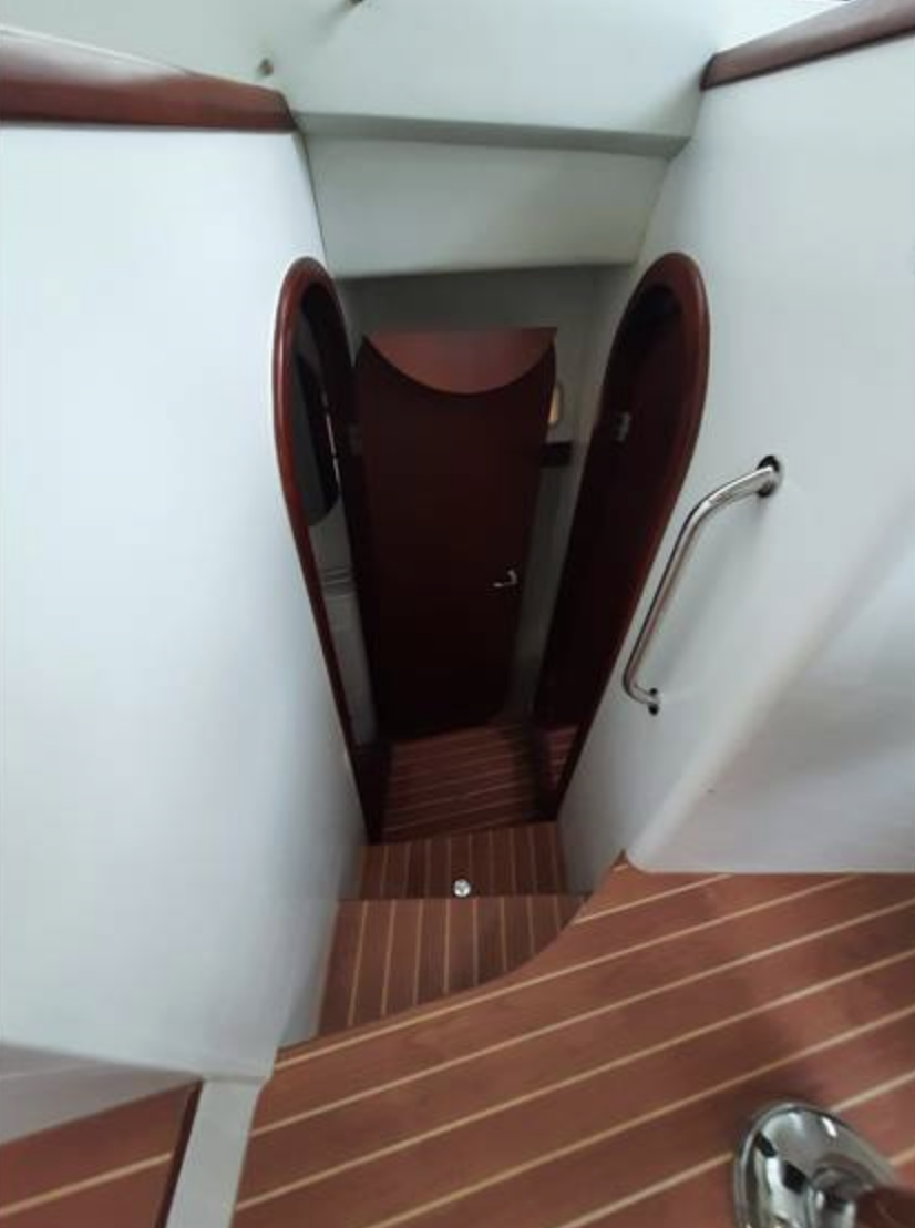 2023 Arrowcat 420 Flybridge-14.png