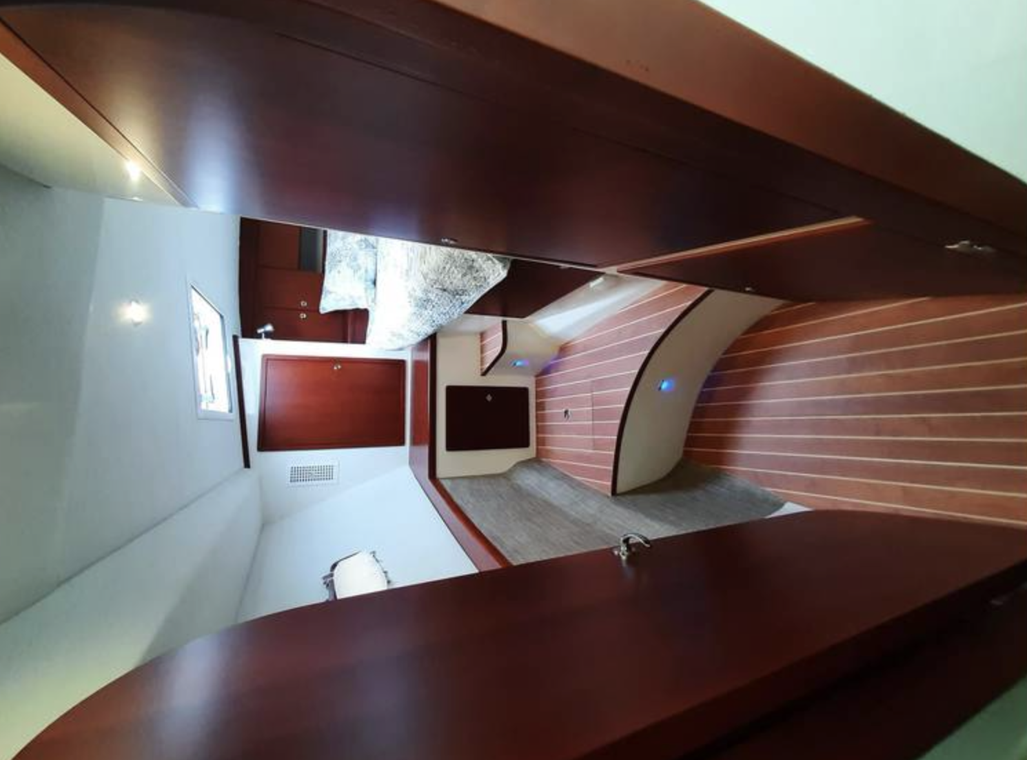 2023 Arrowcat 420 Flybridge-12.png