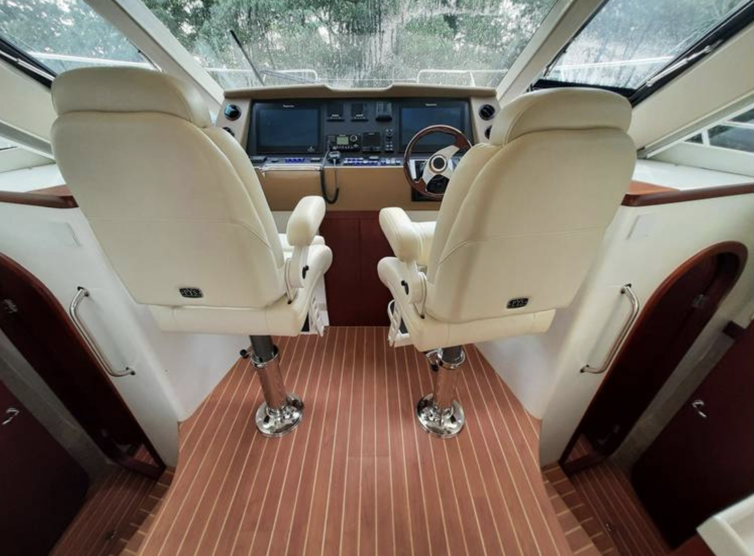 2023 Arrowcat 420 Flybridge-11.png