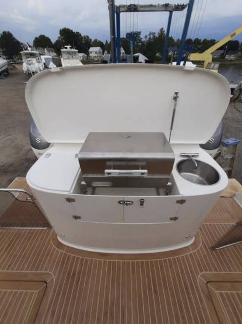2023 Arrowcat 420 Flybridge-8.png