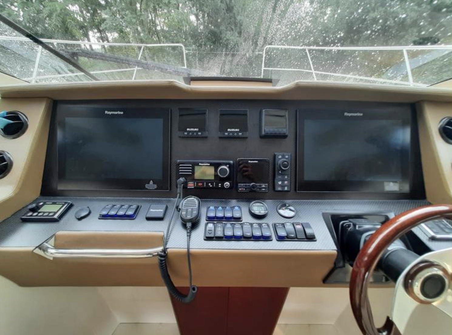 2023 Arrowcat 420 Flybridge-7.png