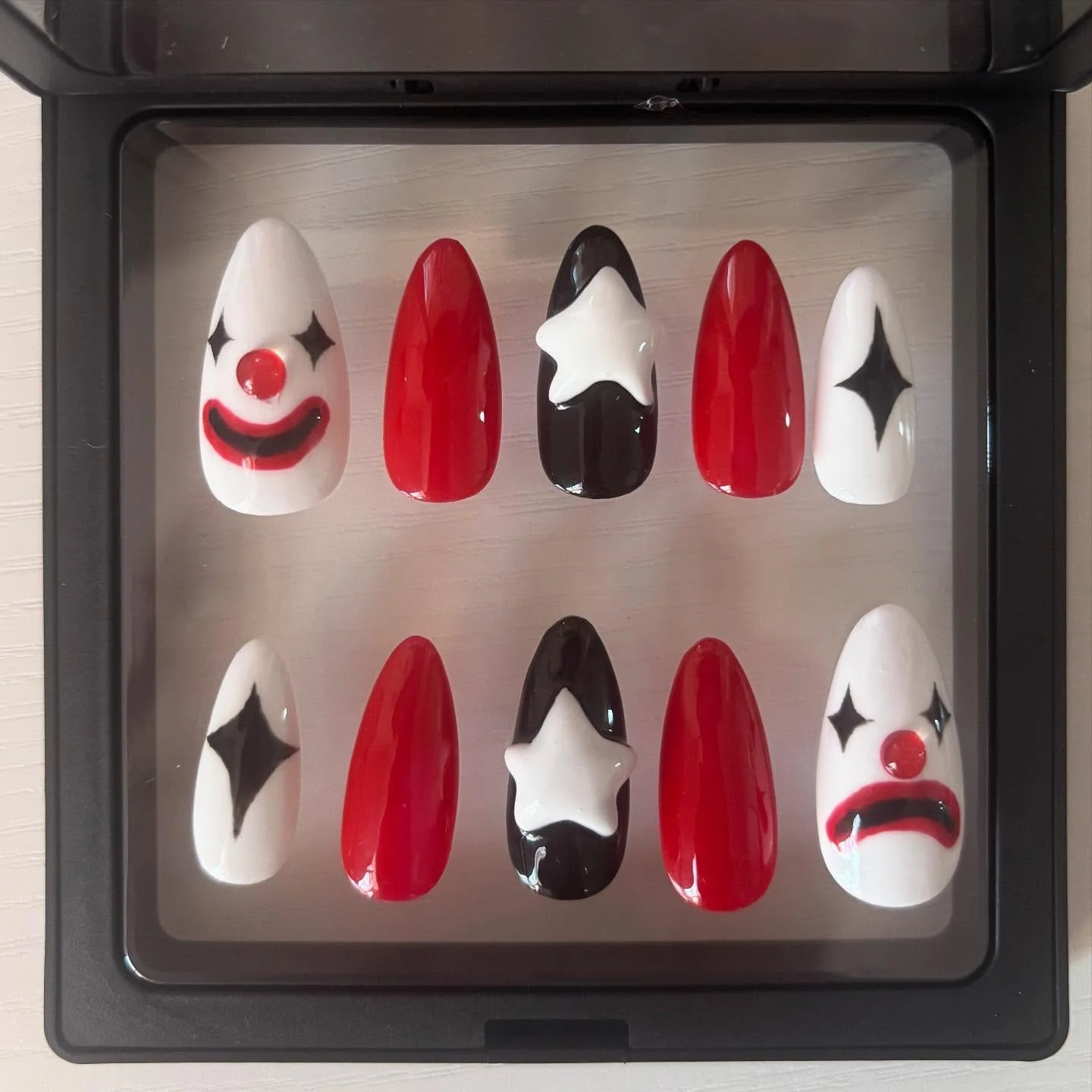 ⭐️🤡 Clown Press On Nails ⭐️🤡
.
.
.
#nailsart #pressonnails #clown #nailinspo