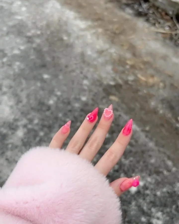 Hey chat!
.
The nail account has finally been birthed welcome to ✨Spellbound Claws✨. I&rsquo;m cooking up some cool ideas so stick around if you&rsquo;re interested&hellip; and if not then that&rsquo;s cool I guess 😒
.
.
.
.
#acrylic #pressonnails #