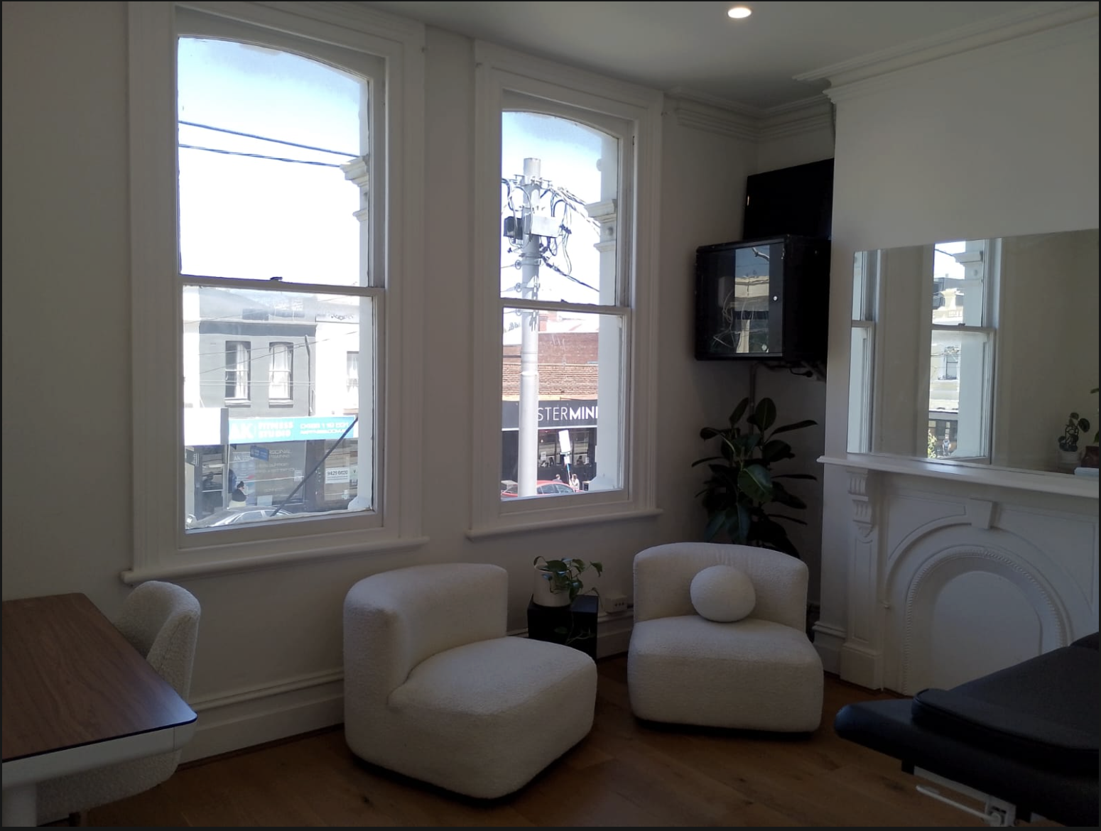 The Orchard Richmond offers a premium, oversized consulting/treatment room available for hire, ideal for practitioners and professionals seeking a spacious, high-quality environment.