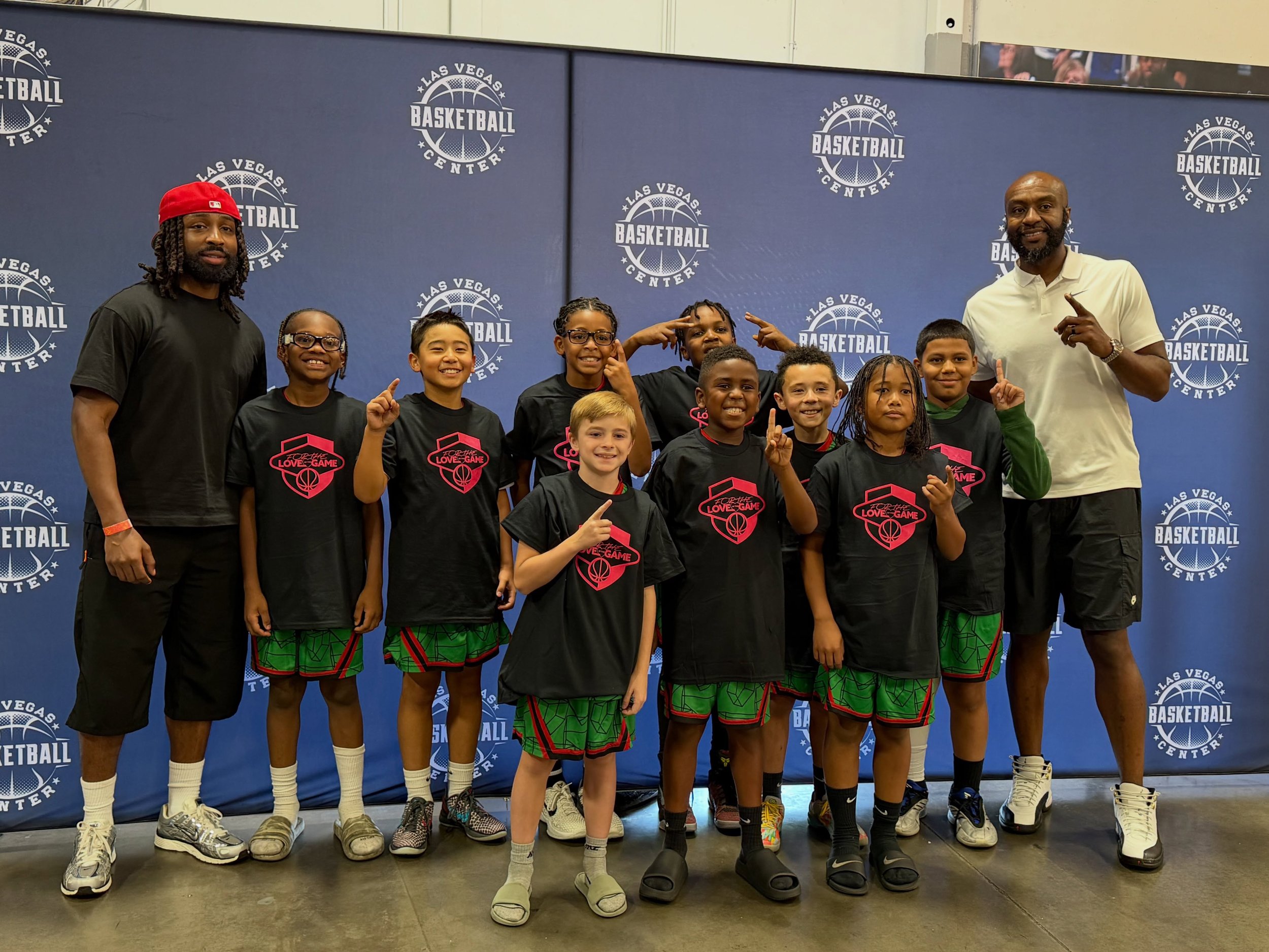 Congratulations to Bulls 9U/10U on winning the @fortheloveofthegamehoops #fathersdayfrenzy tournament. More to come&hellip;

#boysbasketball #aaubasketball #9uchamps #10uchamps