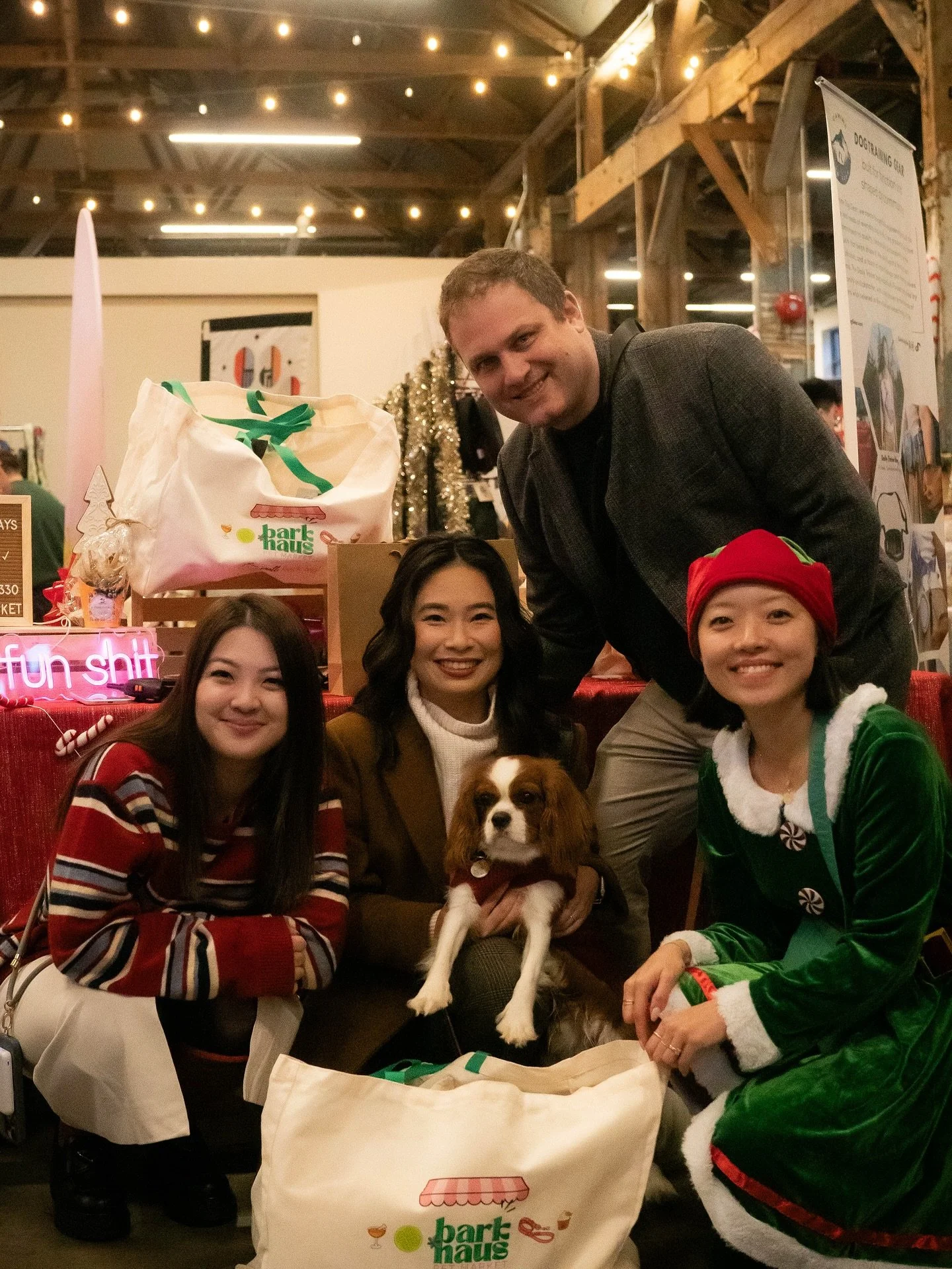 🎁🎅🏻 Congrats to our #BarkHaus6DaysotGiveaways winners!

@nubulovesyou 
@charlie.theminisausage 
@whisvan2015 
@harper_babedogo 
@itstaeyangtime 
@the.little.milo 

Huge thank you to our 25+ sponsoring vendors for the craziest giveaway to date with