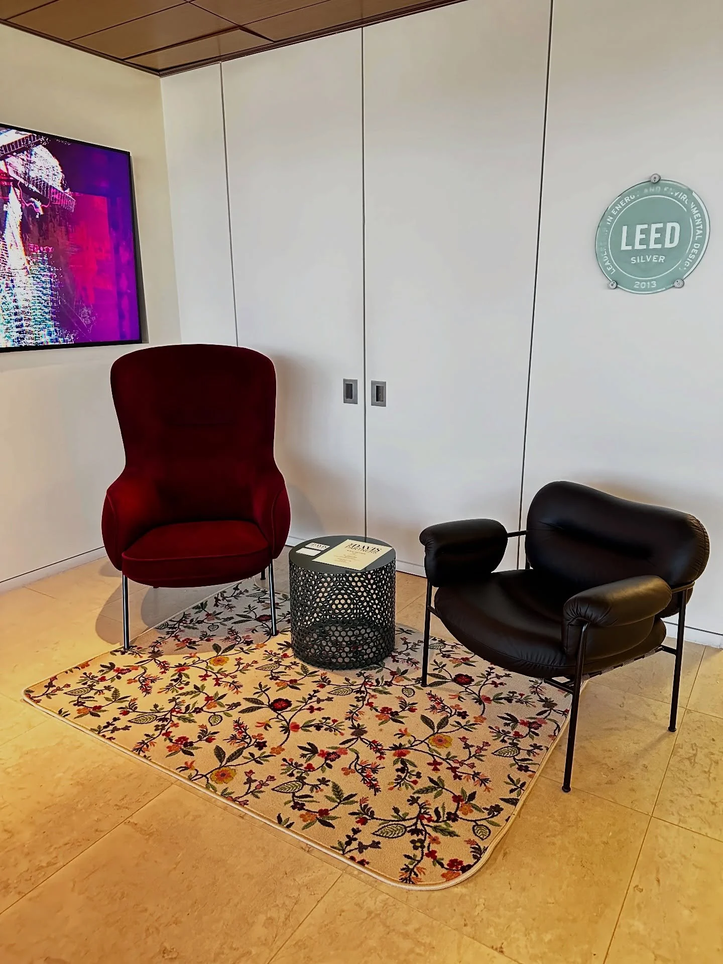 @fogiacollection @radfurniture @egecarpetsamericas at @hksarchitects The Davis Partners is available for office vignettes!