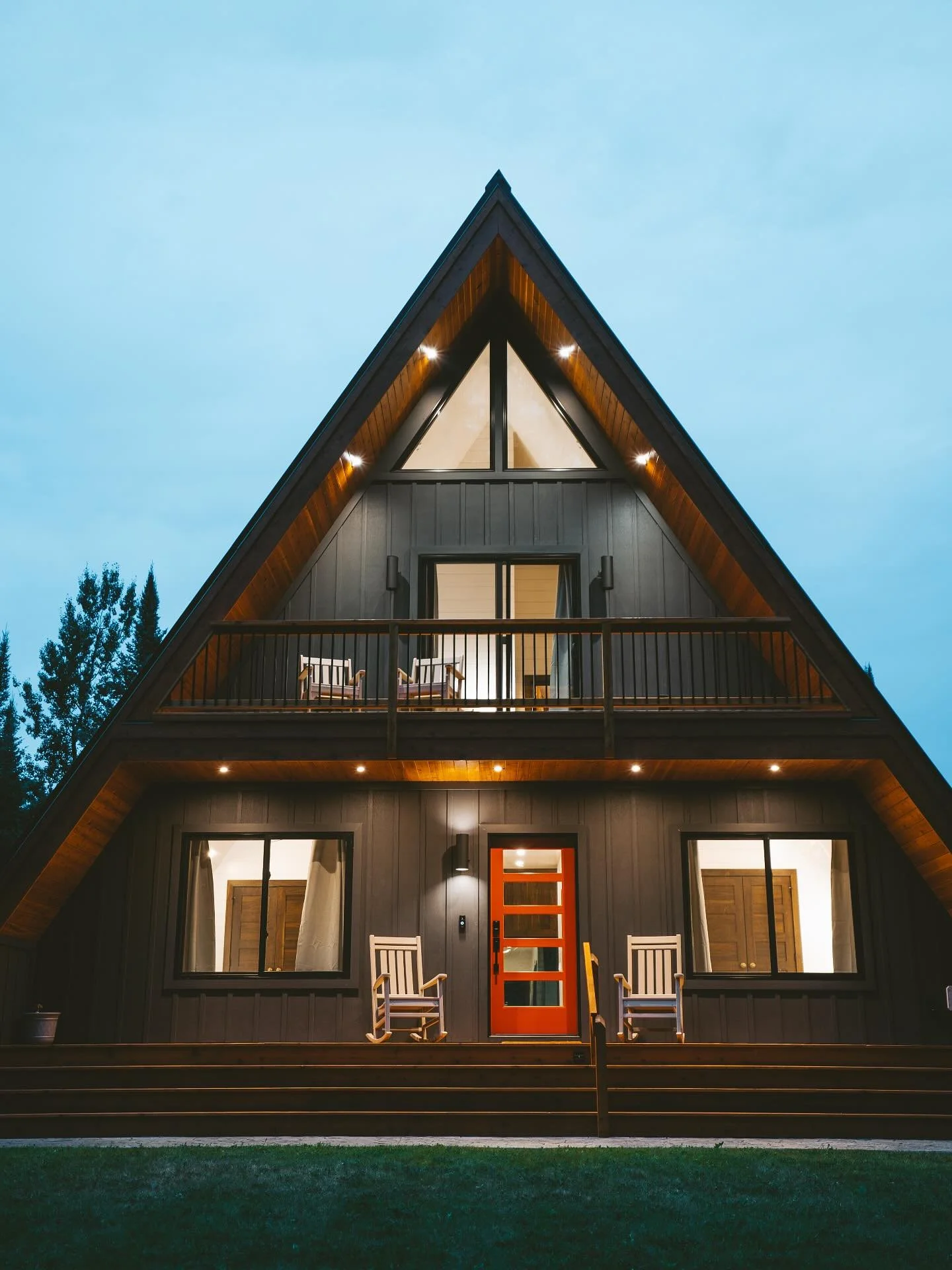 Next Weekend Alert 🔔 - Grab our last open weekend until November at Treetops! September 17-22nd available for multiple 3 night combination options.  Enjoy the river, lakes, and wine tasting nearby for the last of Summer!