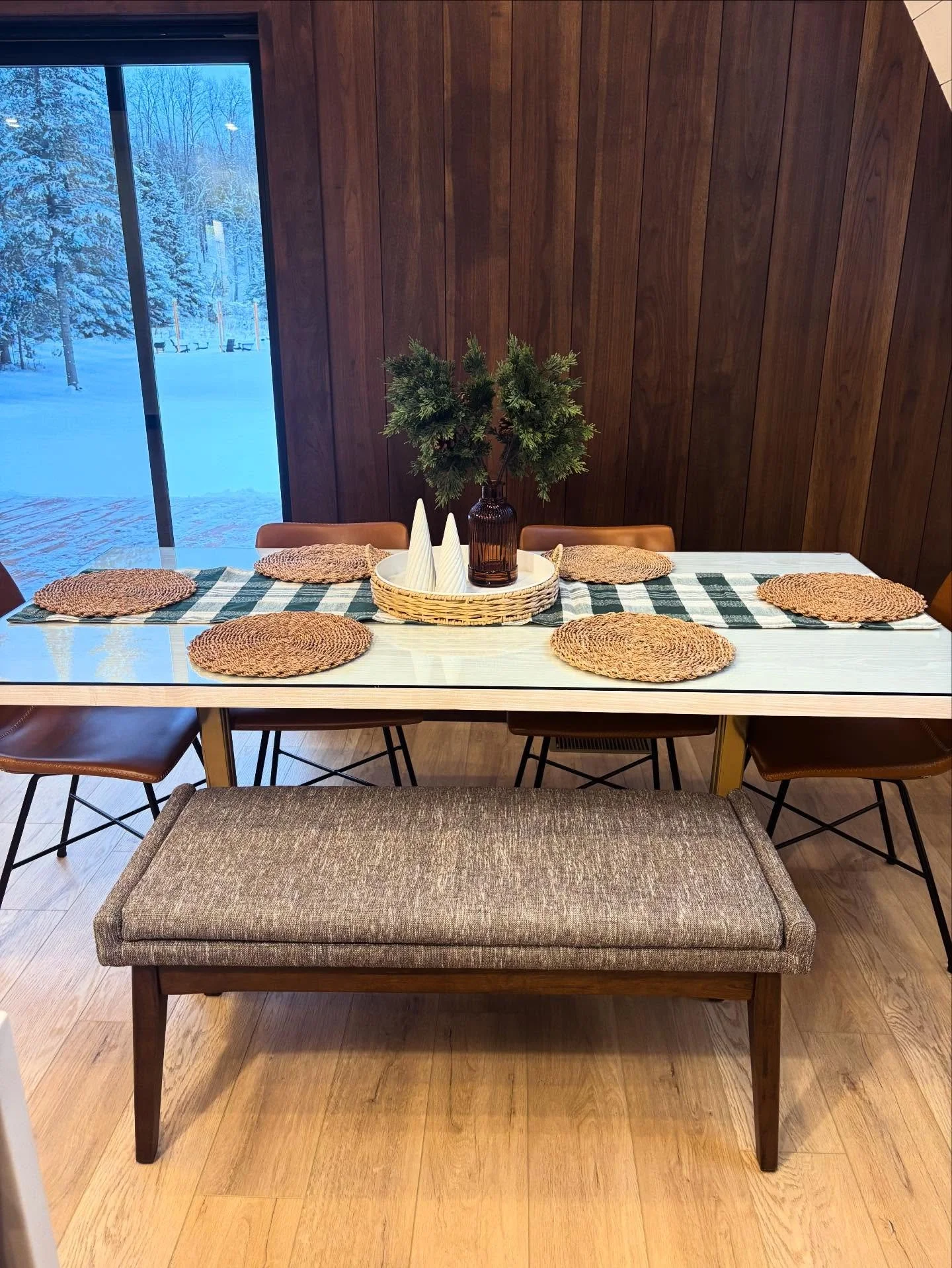 &lsquo;Tis the Season! Come stay at with us next weekend, dates open weekend of December 19 🎄🎄