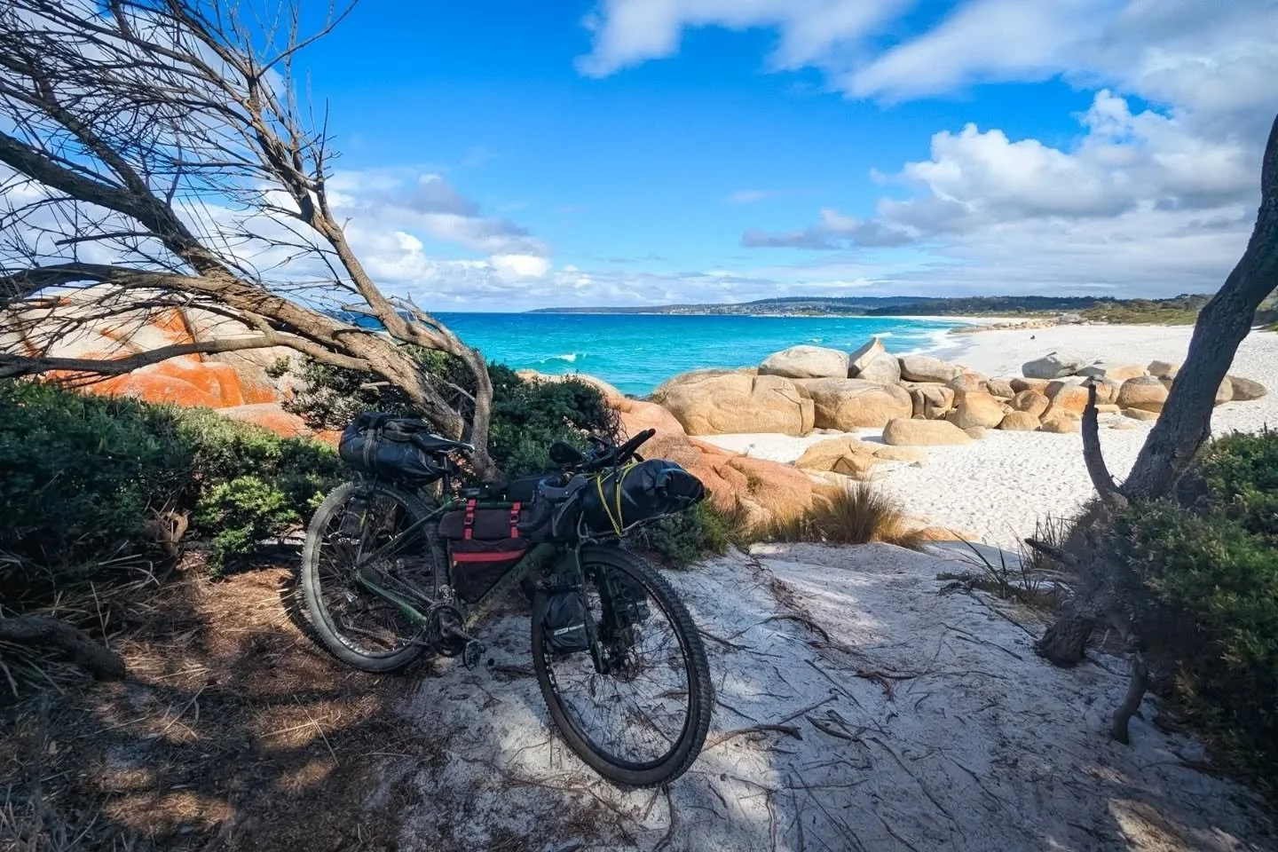 Day 5 Bikepacking The Tassie Traverse: Pyengana > Bay of Fires. 76.98km 1324m elevation gain. 

Today's notable highlights:
&bull; Self-milking cows plus a cheese tasting then bangers and mash to start the morning.
&bull; Light rain to cool us dow