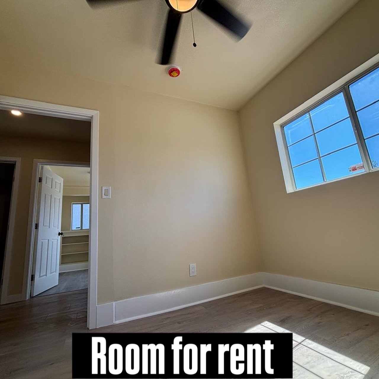 📍 Looking for a Room in Los Angeles? This One&rsquo;s Available Now.

Private room in a clean, friendly home &mdash; close to everything.

✨ Details You&rsquo;ll Appreciate:
&bull; Bright, cozy room that feels like your own space
&bull; Fully equipp