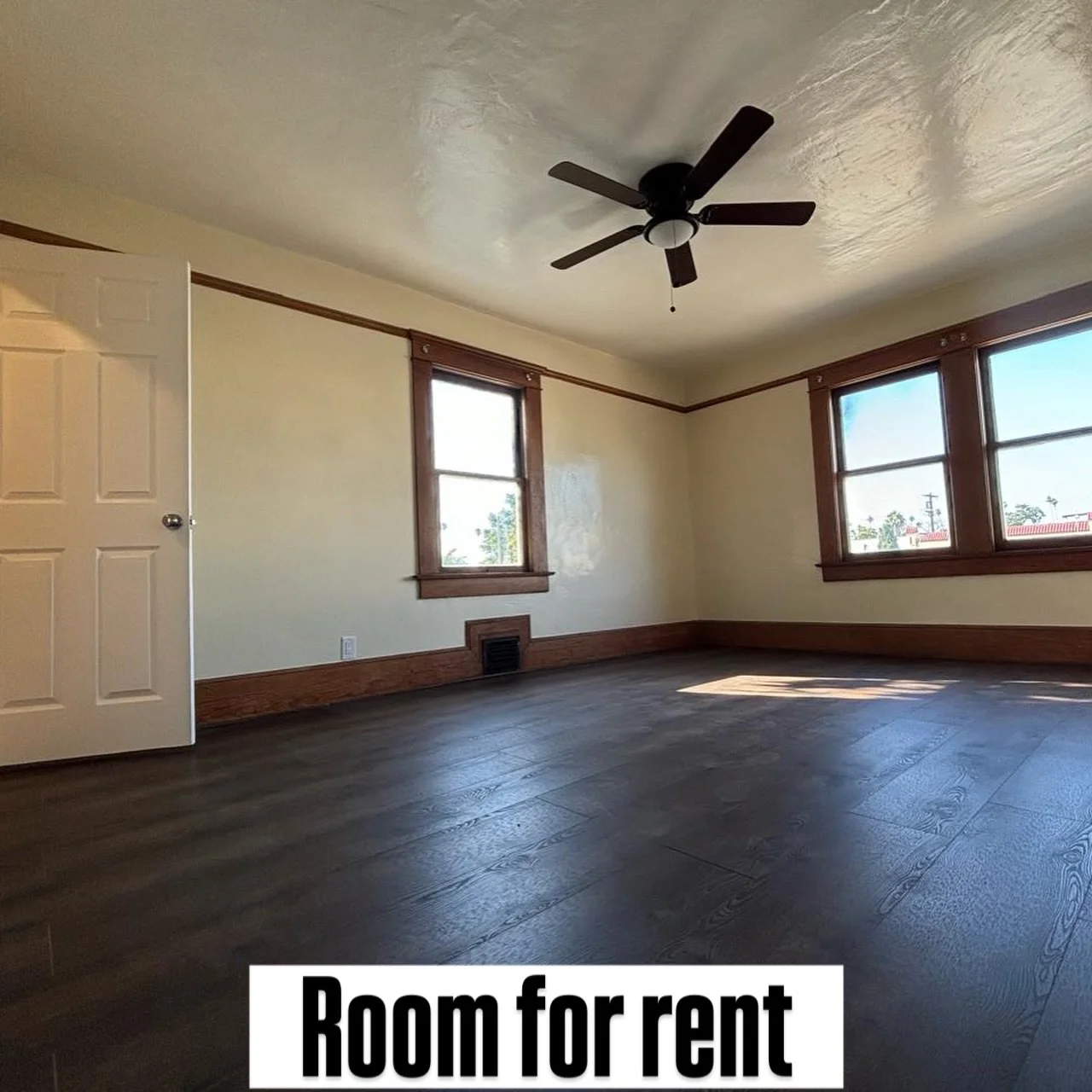 📍 Searching for a Place to Live in LA? This One&rsquo;s Available Now.

Private room with your own bathroom &mdash; in a clean, comfortable home close to everything.

✨ What you get:
&bull; Your own private, cozy space
&bull; Fully equipped kitchen 