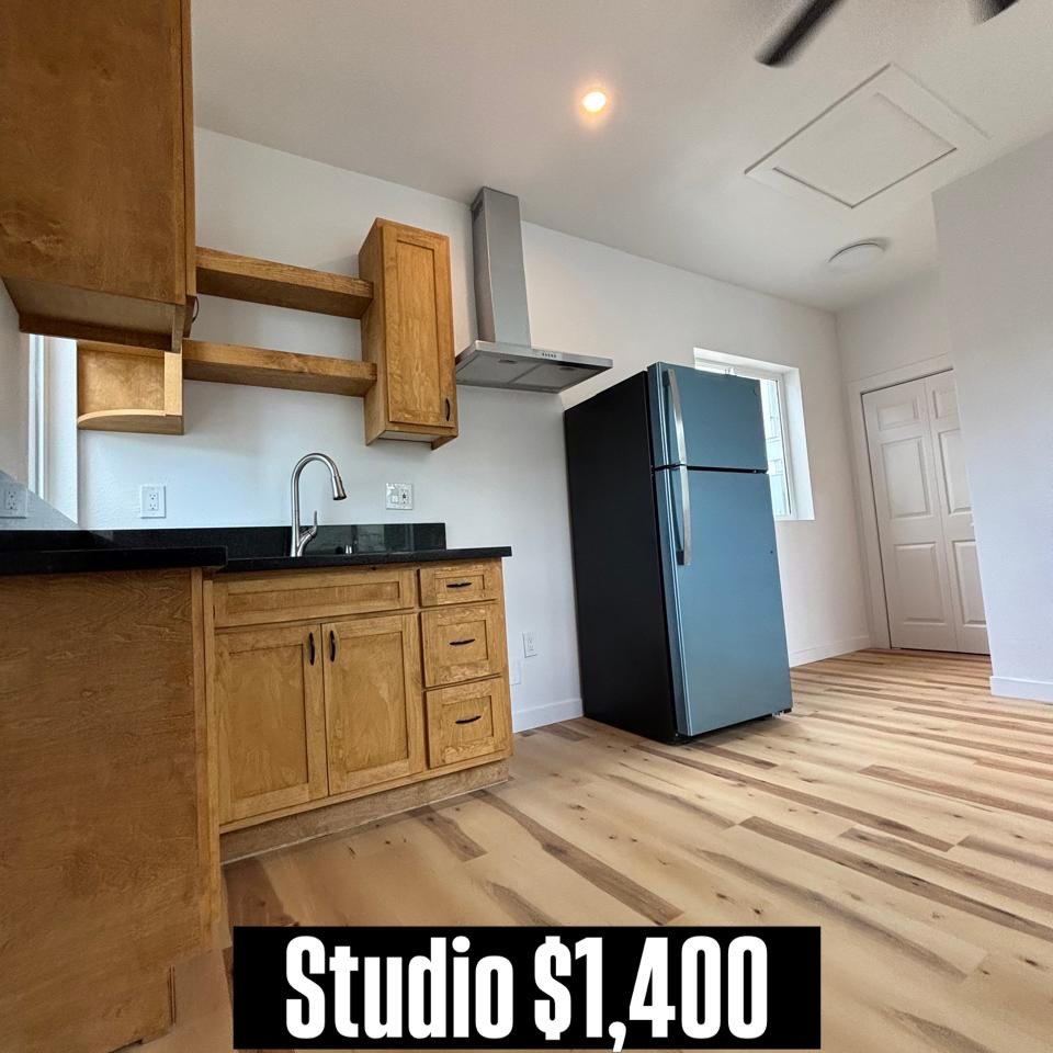 🚫 MOST PEOPLE THINK YOU NEED $2,000+ TO GET A PRIVATE STUDIO IN LA&hellip;
But every once in a while, something proves that wrong. 👀🌴

Yes &mdash; a REAL $1,400 private studio in Los Angeles exists.
Private bathroom.
Private kitchen.
No roommates.