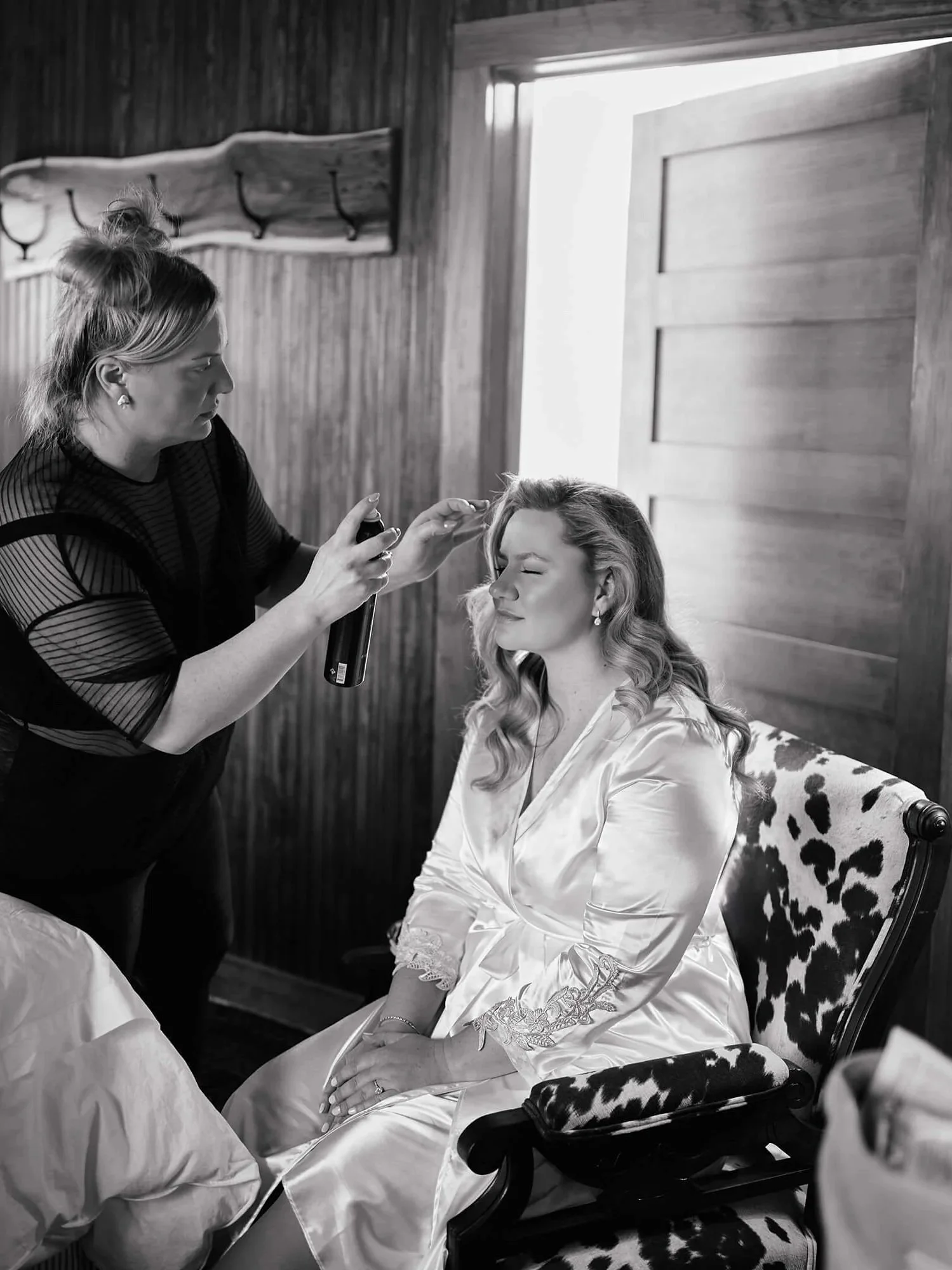 bride-hair-and-makeup-morning-details.jpg