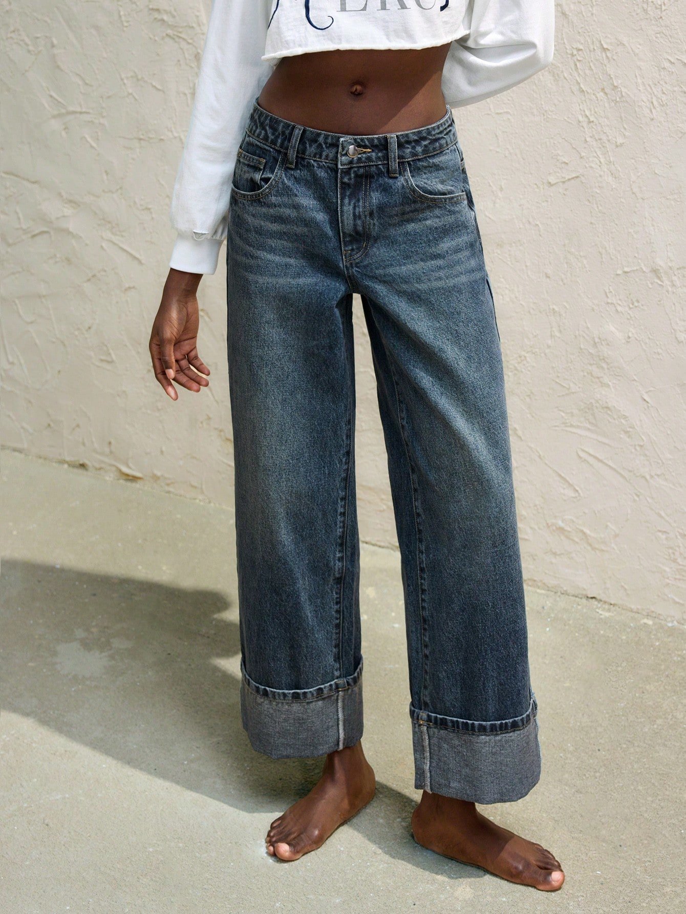 Pantalones vaqueros de mujer de pierna recta de color azul grisáceo retro, con dobladillo vuelto, casuales y versátiles