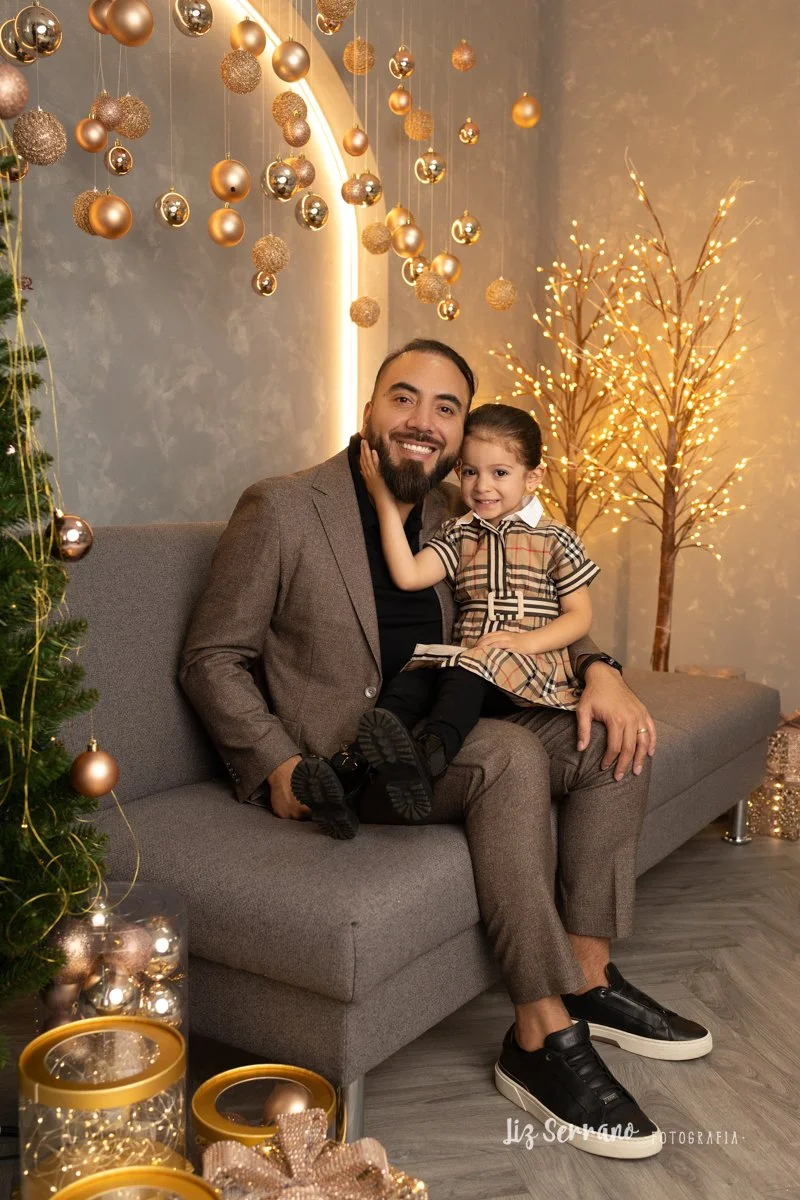 LizSerrano_navidad_MaloryZ_web_002.jpg