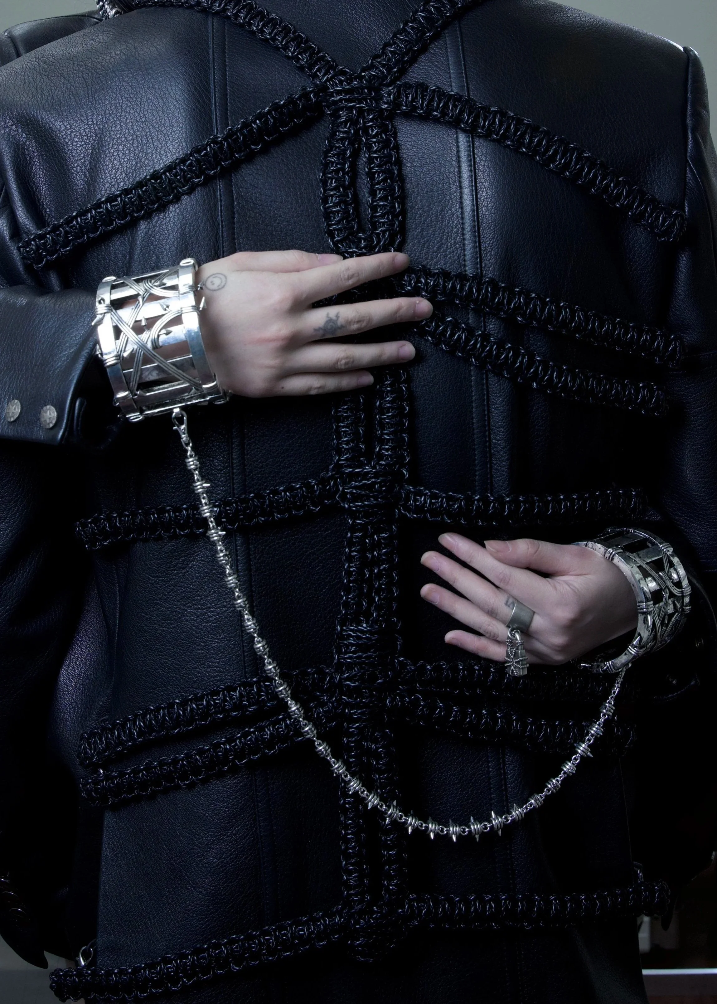 Thorn Handcuffs