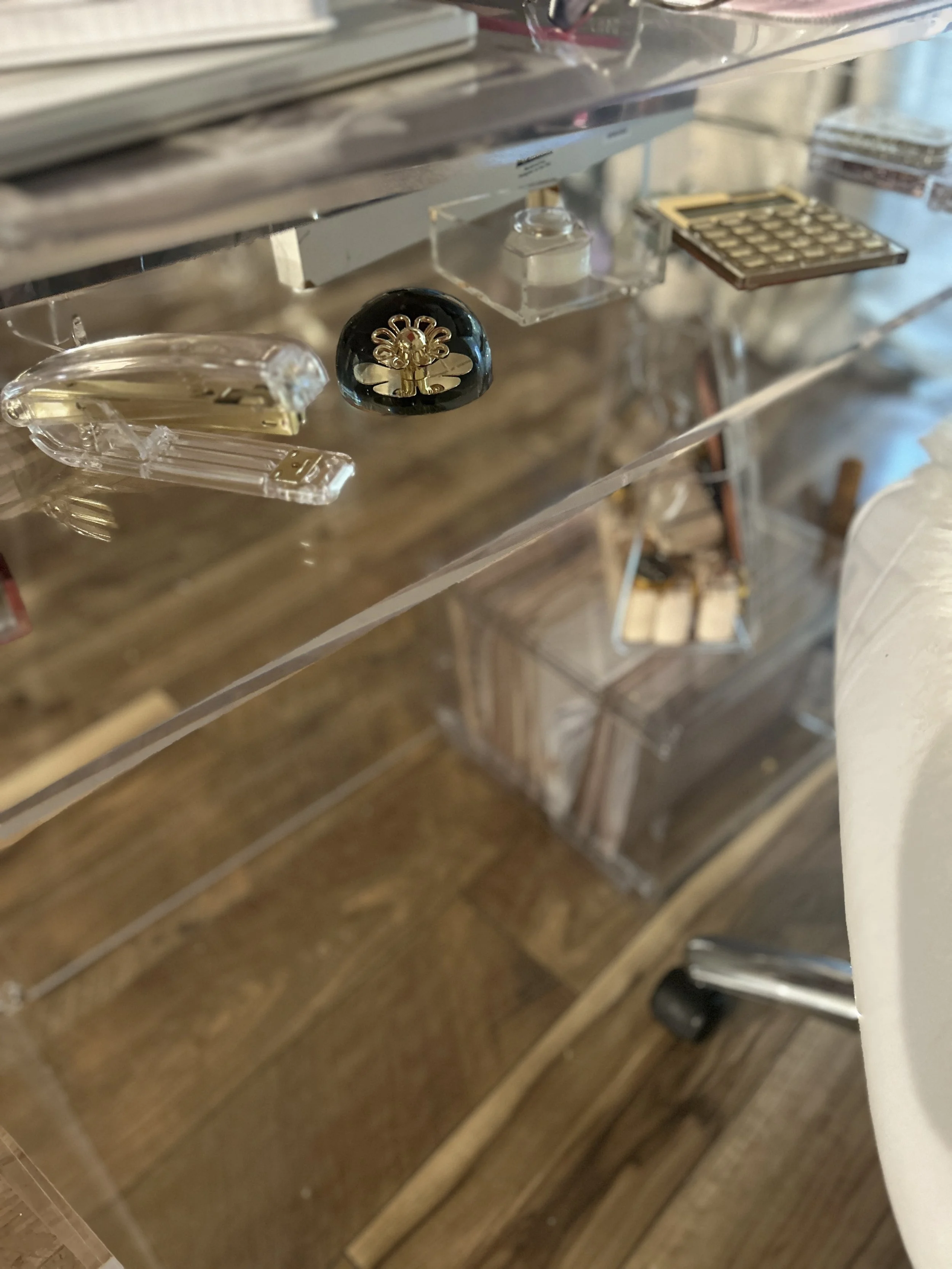 Acrylic office accessories bring out elegance and a luxury statement - without any words.