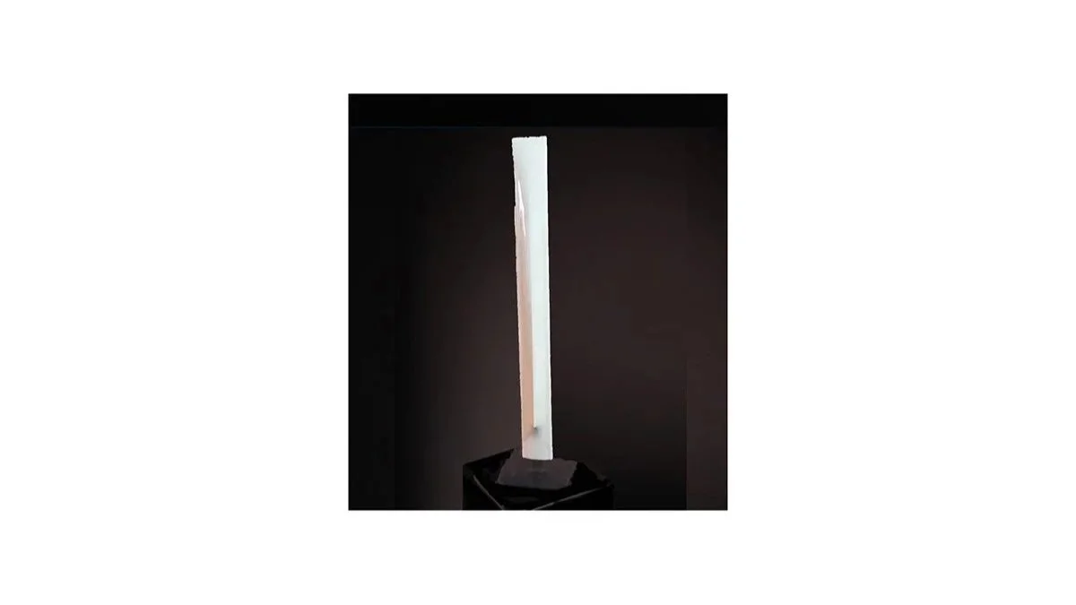 Itabashi Hiromi (b. 1948). “Prayer” from the Inori series (2015), white porcelain, H 70 cm x W15 cm. 