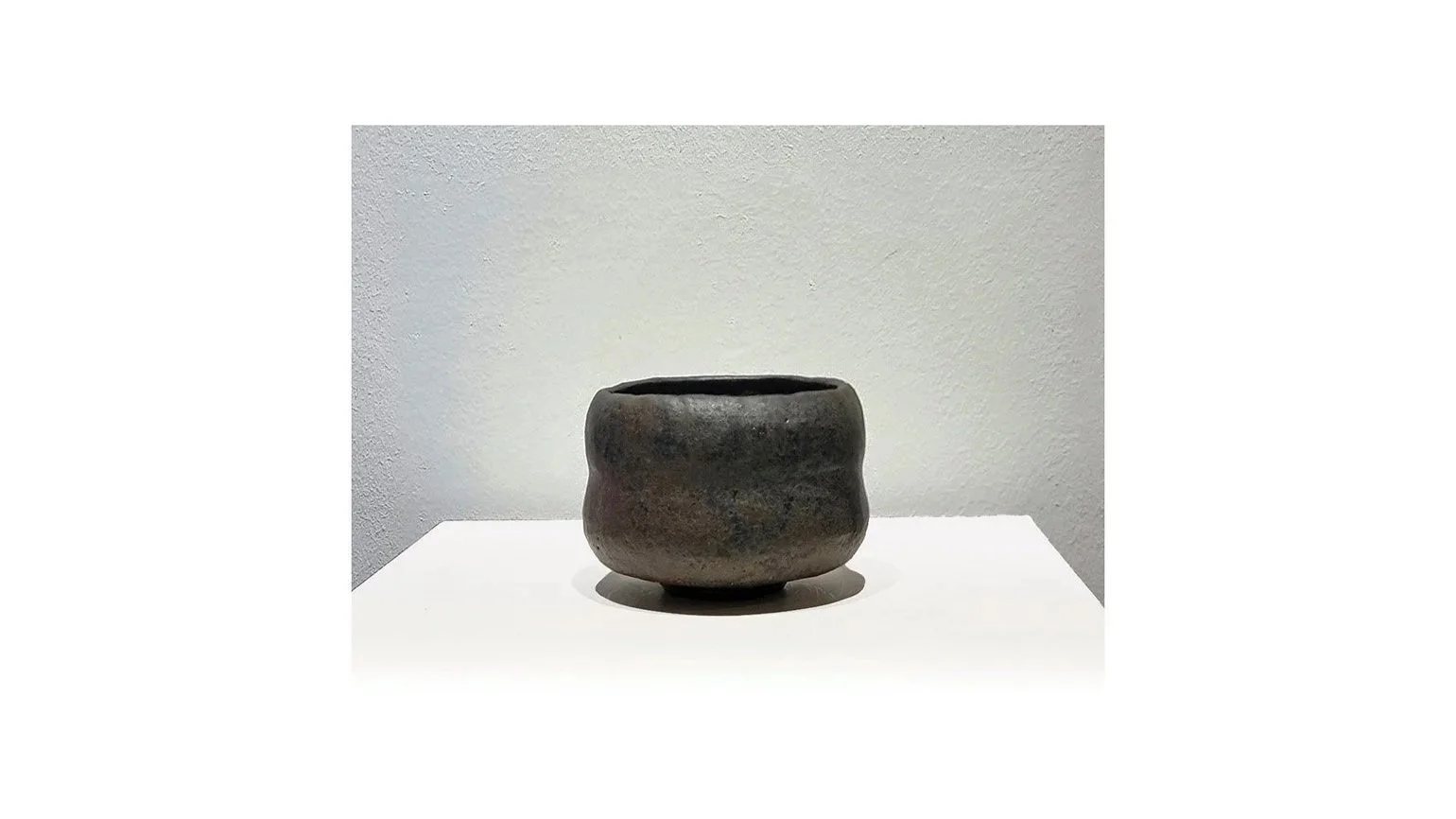 Raku tea bowl named 'Ayama' by Tanaka Chojiro (1516-1589), H 8 cm x W 11 cm. Copy of the original by  Yanashita Hideki (b. 1967). 