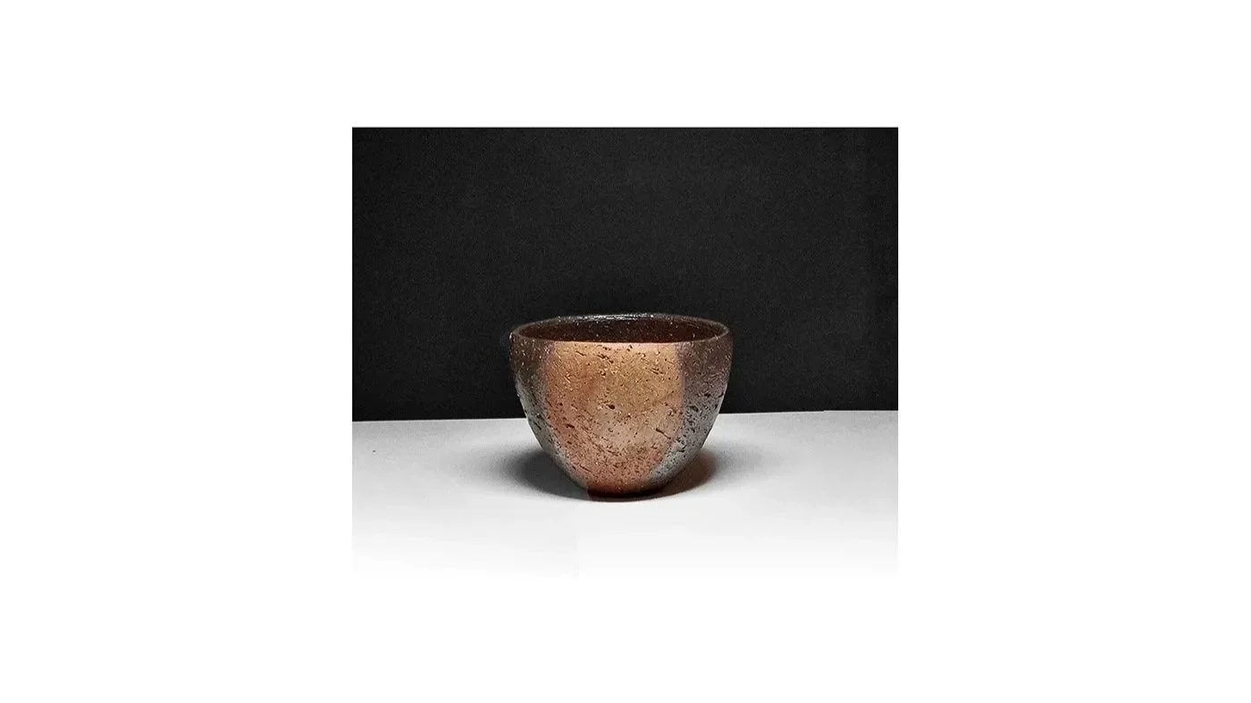 Kaneshige Kosuke (b. 1943). Two-tone tea bowl, Bizen ware, wood-fired with charcoal, H 8 cm x W 10 cm.