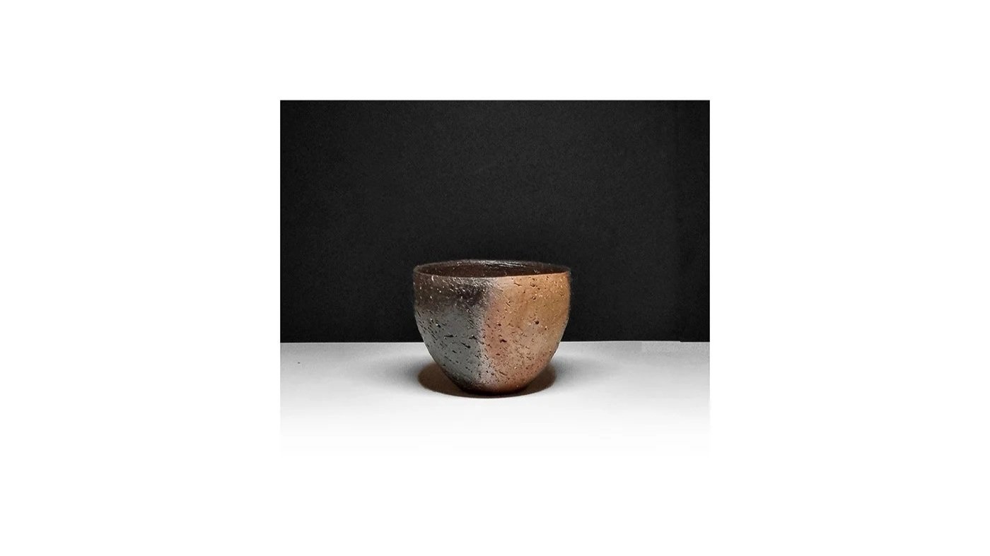 Kaneshige Kosuke (b. 1943). Two-tone tea bowl, Bizen ware, wood-fired with charcoal, H 8 cm x W 10 cm.