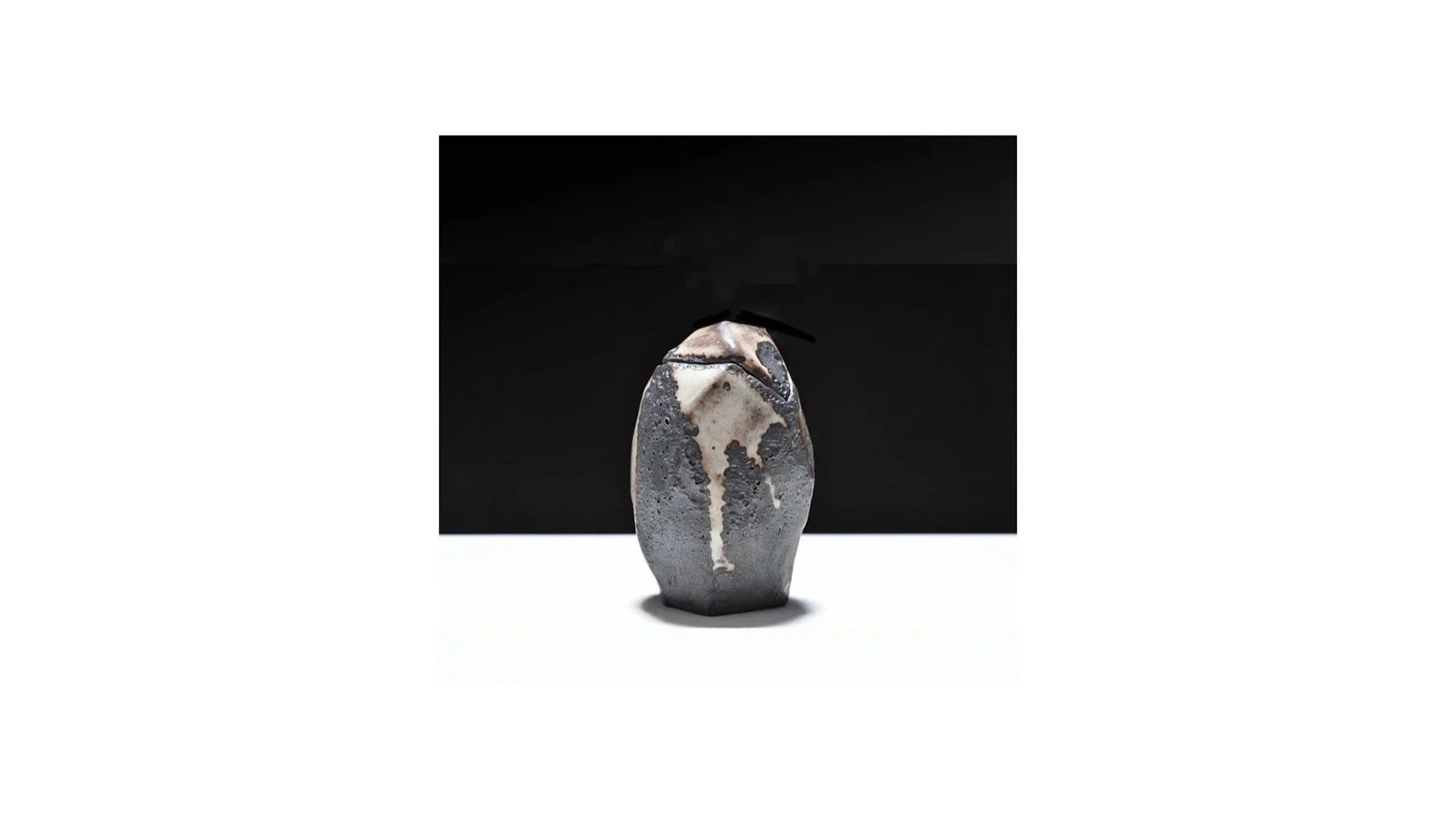 Robert Fornell. Black Shino tea caddy, stoneware with Shino glaze, reduction-fired, H 10 cm x W 6 cm. 