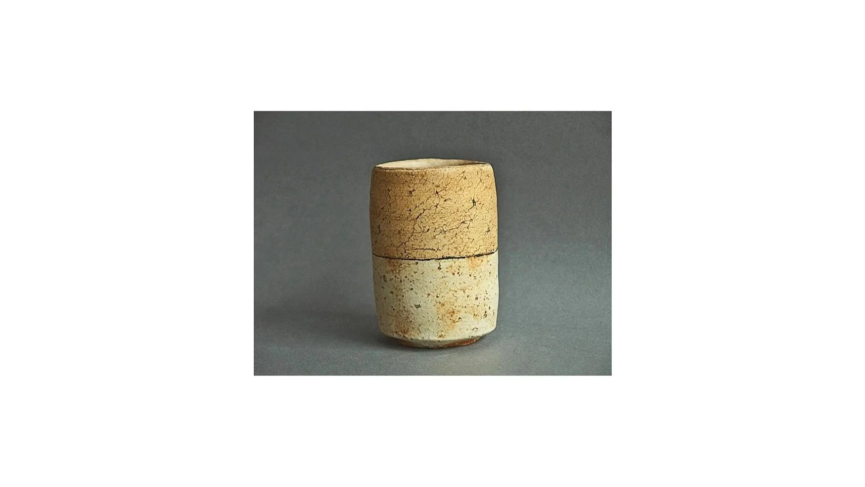 Uchida Koichi  (b. 1969).Two-tone teacup, Banko ware, matte glaze, H 9.7 cm x W 6.5 cm.