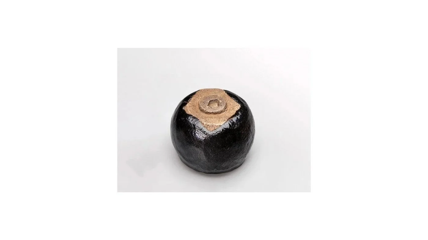 Kawakami Fuhaku (1719-1807), Raku tea bowl fired in the kiln of Raku Kichizaemon VII (Raku Chonyu). Certified by the 13th head of Omotesenke school Sokuchūsai (Mujin Sōsa, 1901–1979), H 8 cm x W 10.6 cm.  