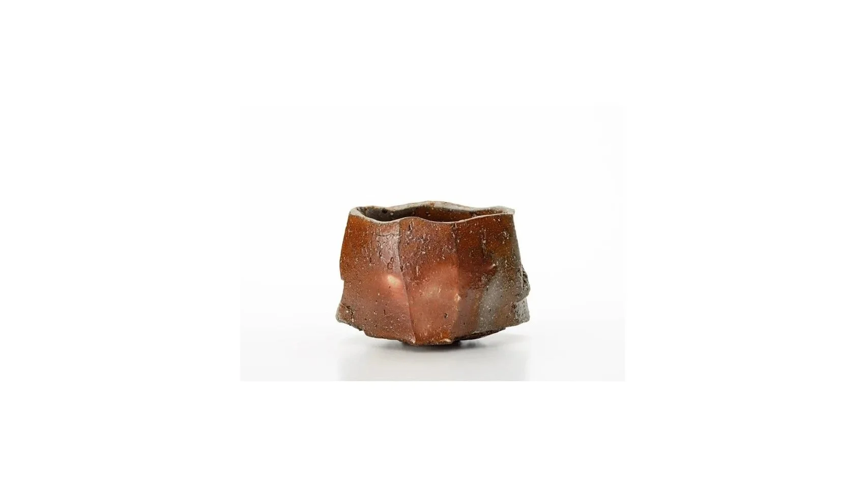 Kakurezaki Ryuichi (b. 1950). Tea bowl with natural ash glaze, H 9 cm x W 14 cm. Private collection. 