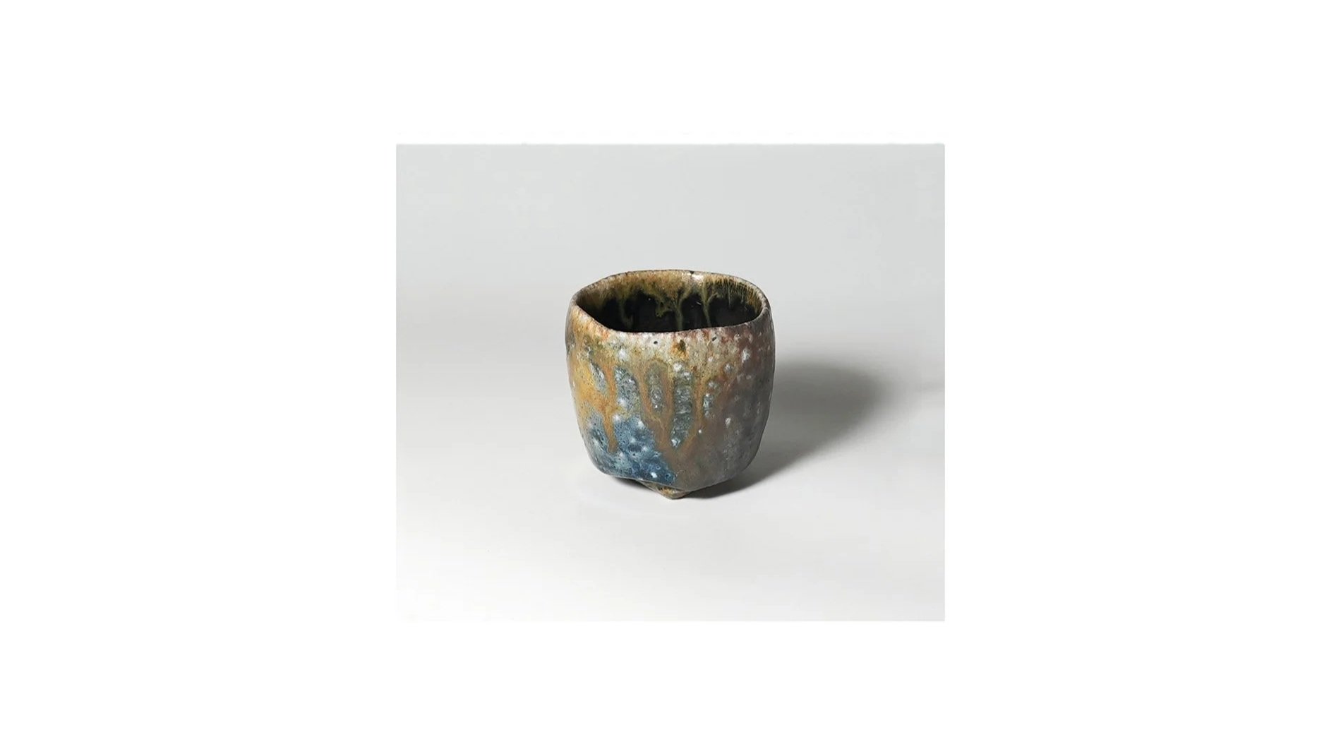 Baba Takashi (b. 1983), Yohen Ao sake cup, Bizen ware, H 7.4 cm x W 6.9 cm. 