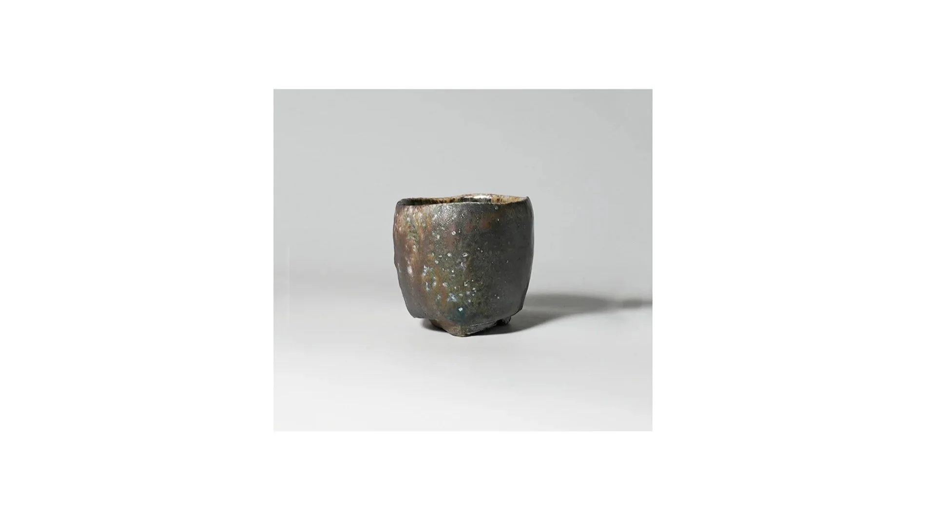 Baba Takashi (b. 1983), Yohen Ao sake cup, Bizen ware, H 7.4 cm x W 6.9 cm. 