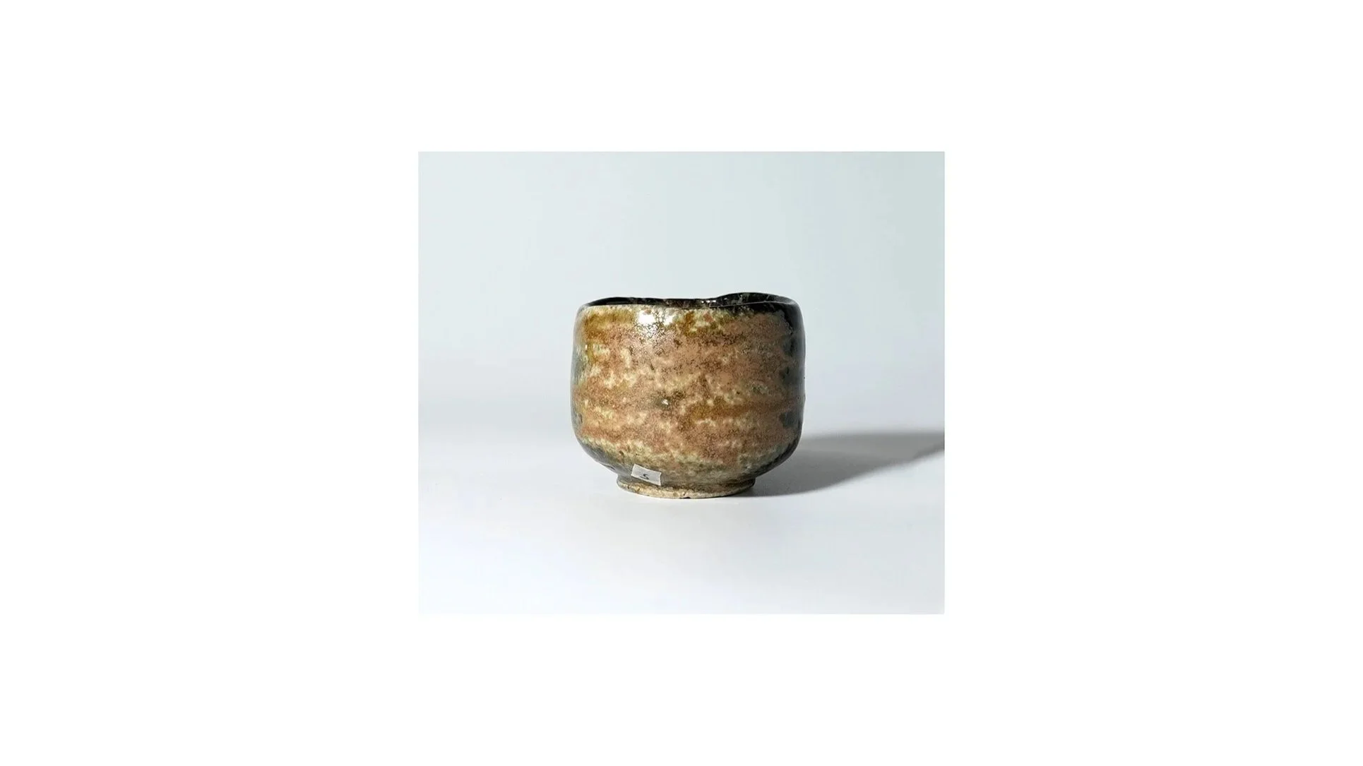 Baba Takashi (1983), Yohen Kuro sake cup, Bizen ware, H 5.9 cm x W 7 cm. 