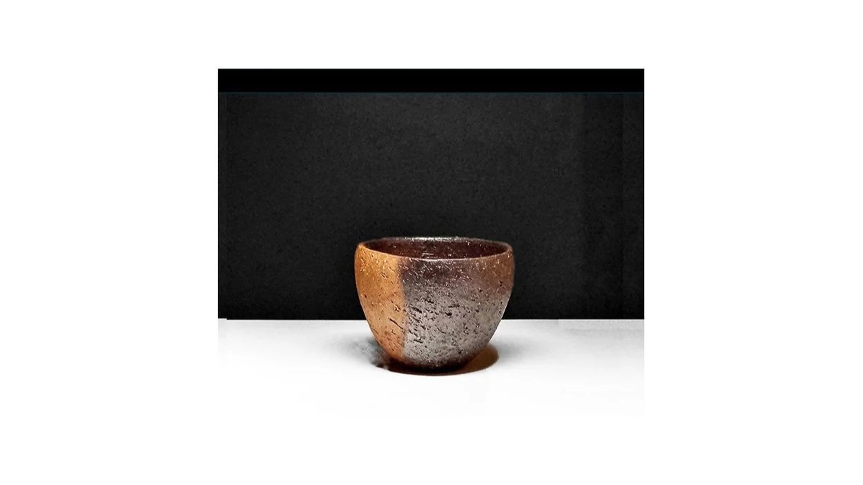 Kaneshige Kosuke (b. 1943). Two-tone tea bowl, Bizen ware, wood-fired with charcoal, H 8 cm x W 10 cm.