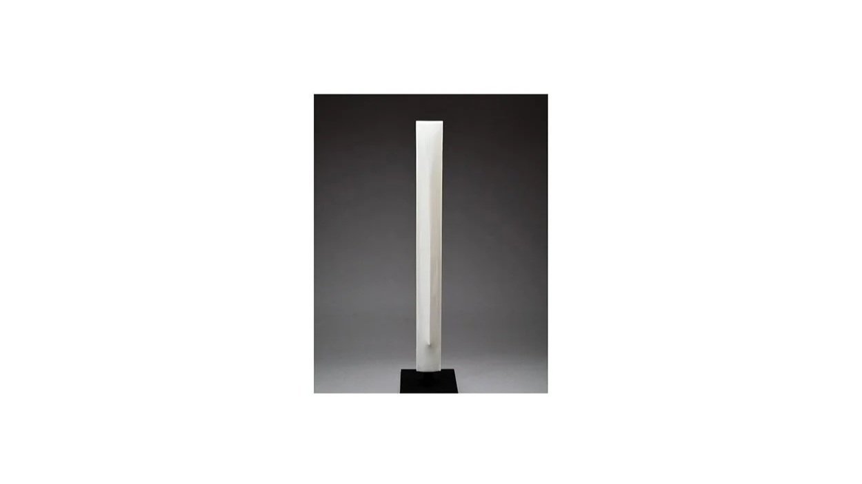 ITABASHI Hiromi (b. 1948), Sculpture titled ‘Prayer’, slip-cast white porcelain, H 70 cm x W 15 cm. 