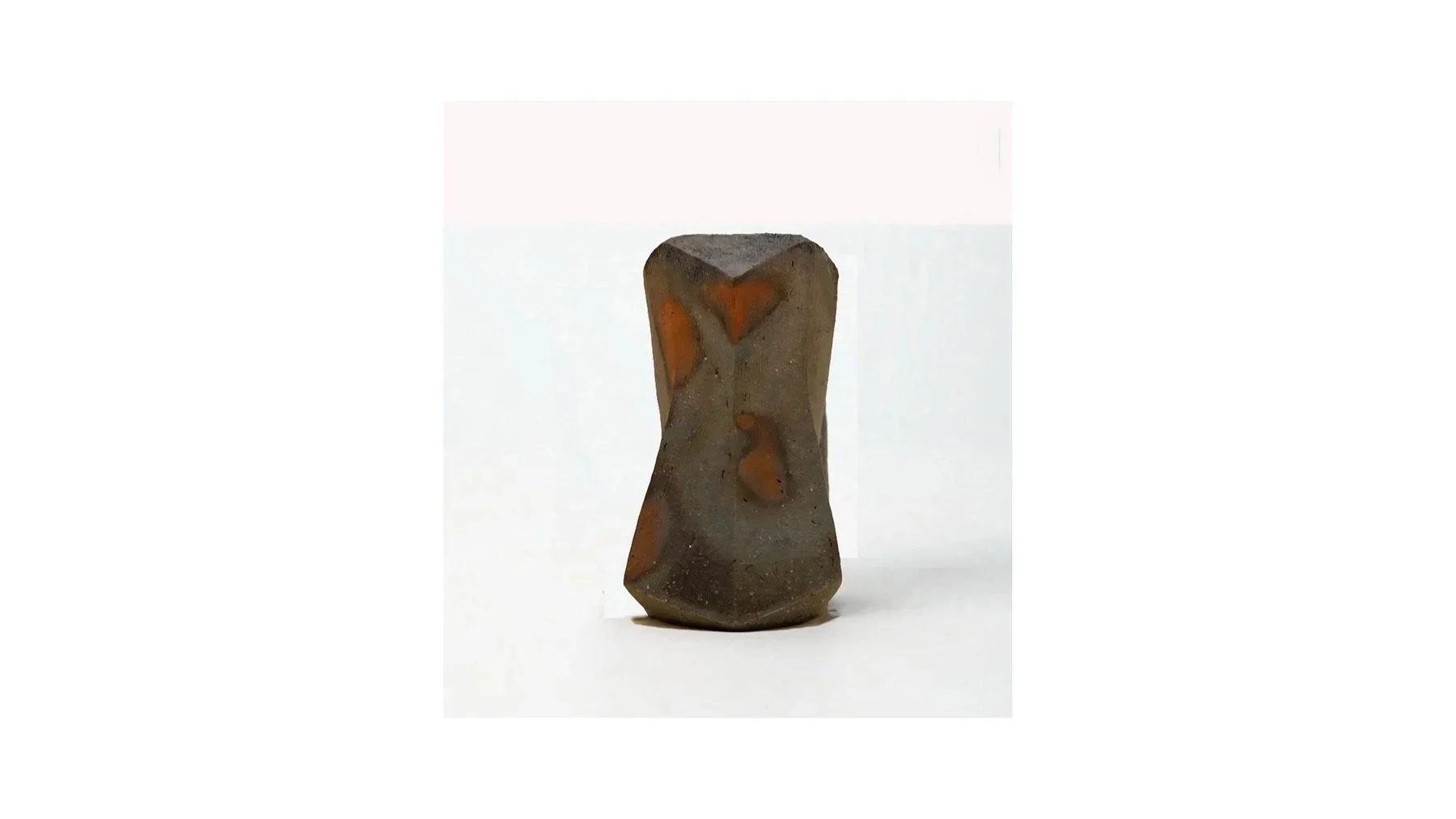 Toyofuku Hiroshi (1973), Sculptural vase with yohen patterns, Bizen ware, coil-built and wood-fired in an anagama kiln. 