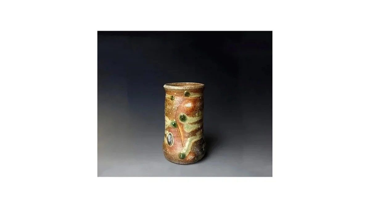 KATO Takahiko (b. 1952), Hanging vase,  natural ash glaze, H 16.5 cm x W 9.4 cm. Private collection.