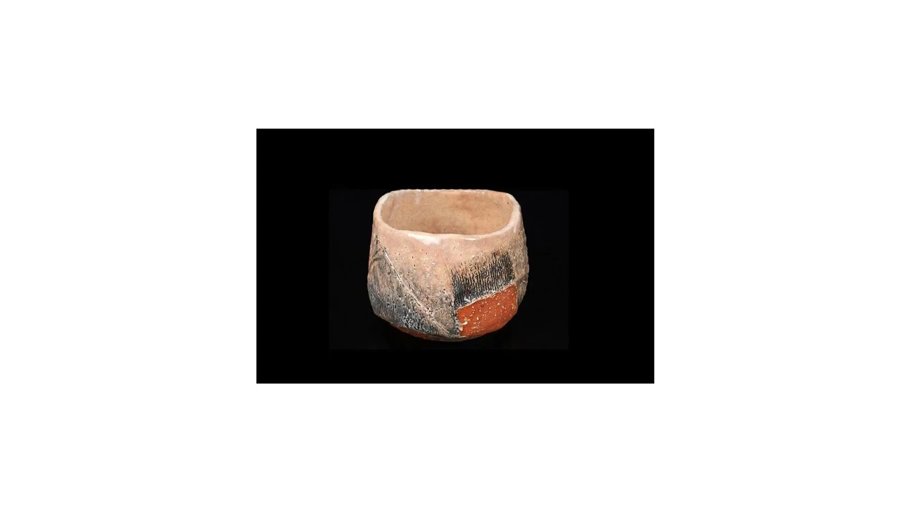SAKA Koraizaemon XII (1949-2004), tea bowl with incised sections and scratch design, H 9.8 cm x 13.2 cm.