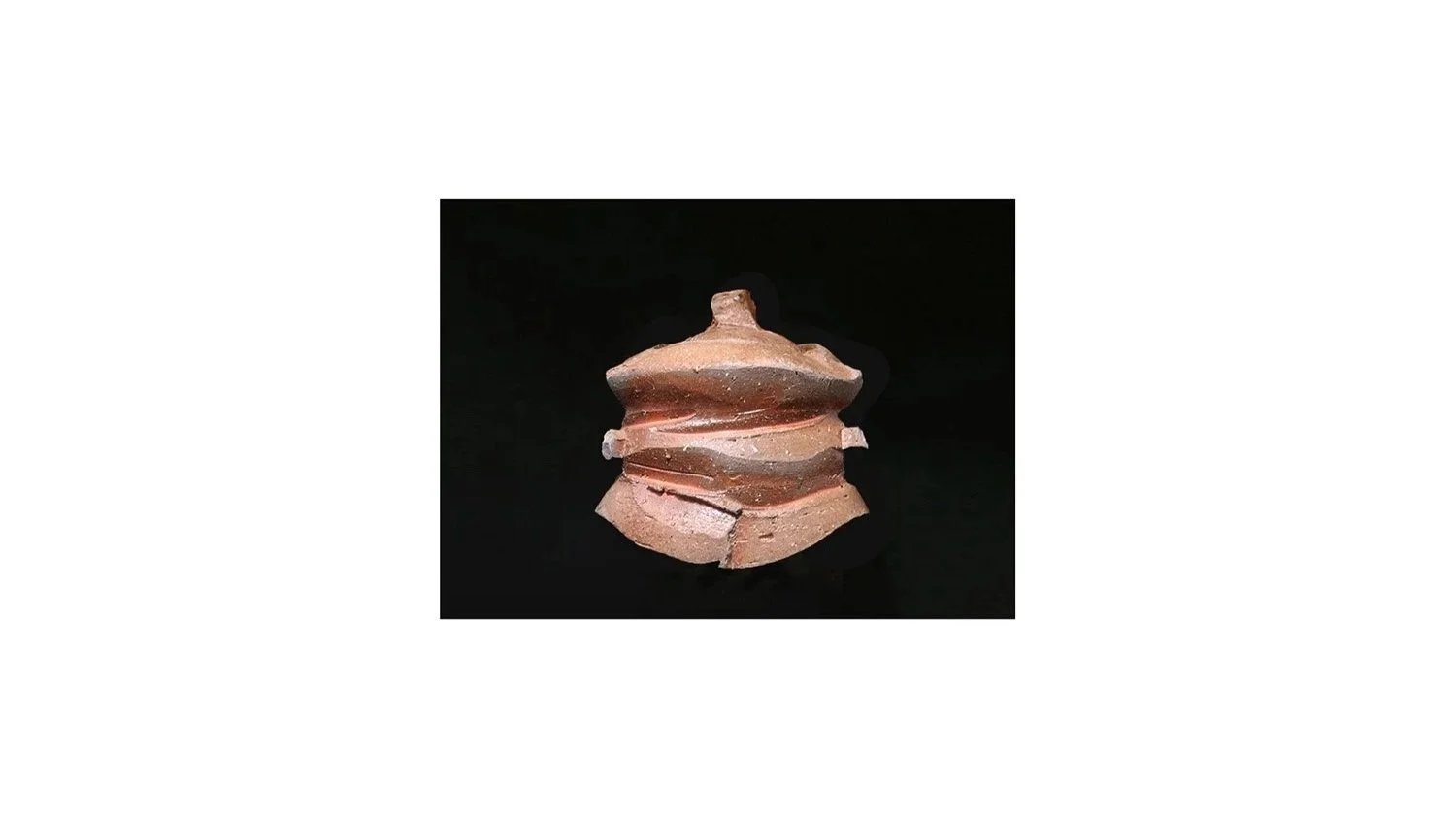 Kakurezaki Ryuichi (b. 1950), Sculptural water jar, Bizen ware, natural ash glaze, H 23.5 cm x W 22 cm. 