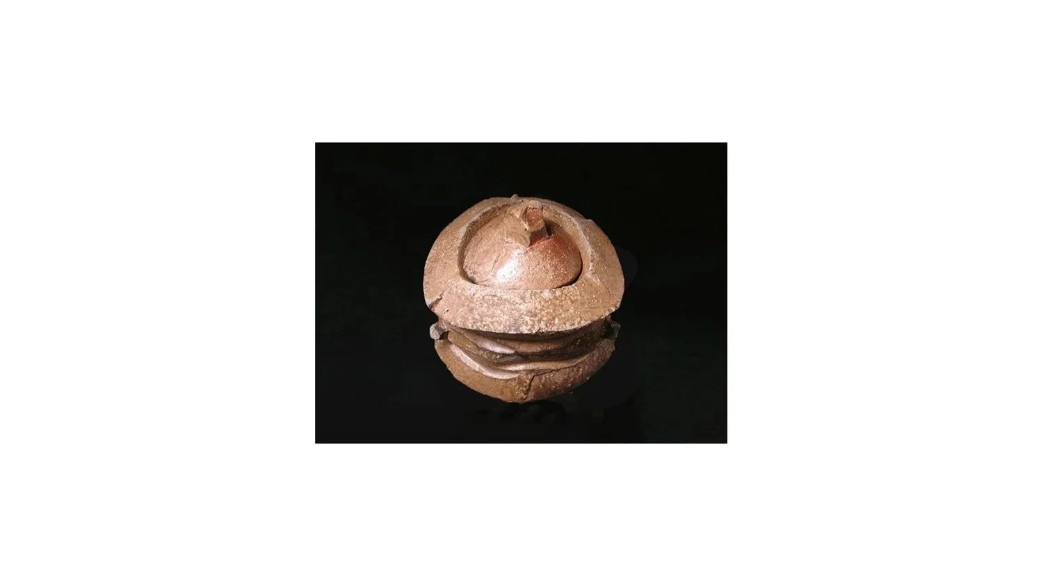 Kakurezaki Ryuichi (b. 1950), Sculptural water jar, Bizen ware, natural ash glaze, H 23.5 cm x W 22 cm. 