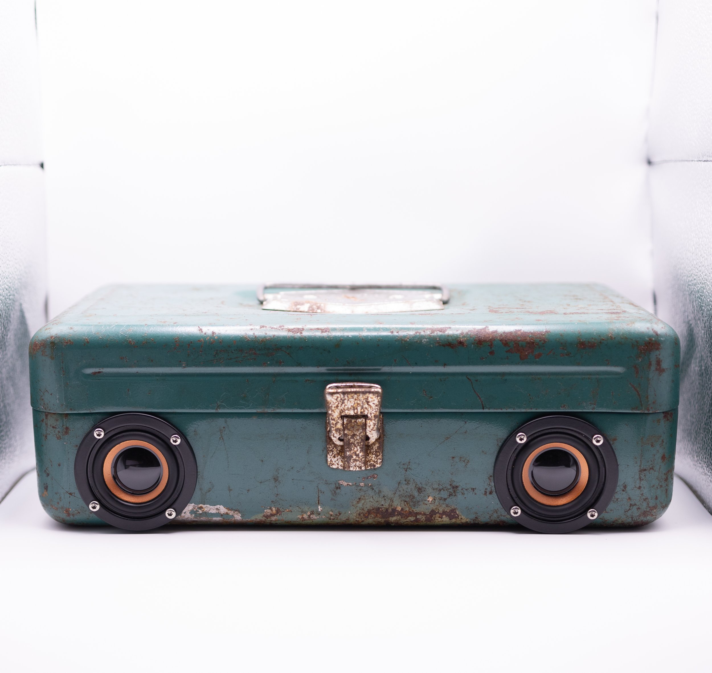 Vintage Toolbox Bluetooth Speaker