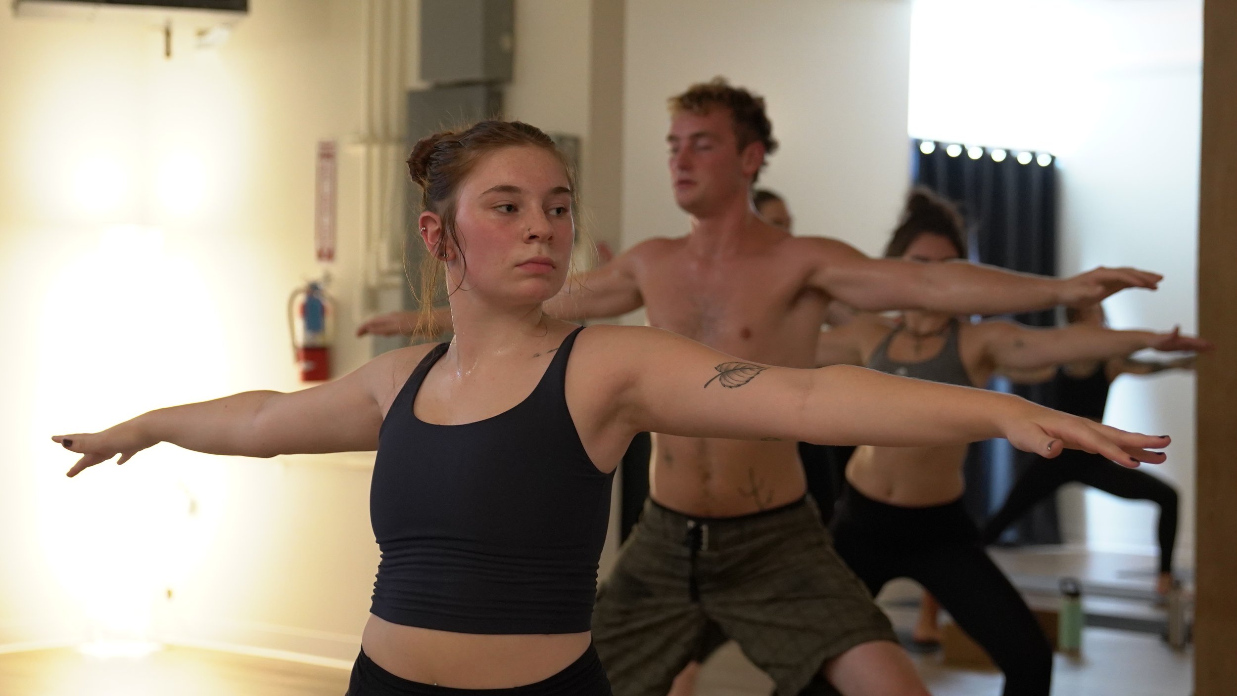 What to Wear to Hot Yoga: A Beginner's Packing List