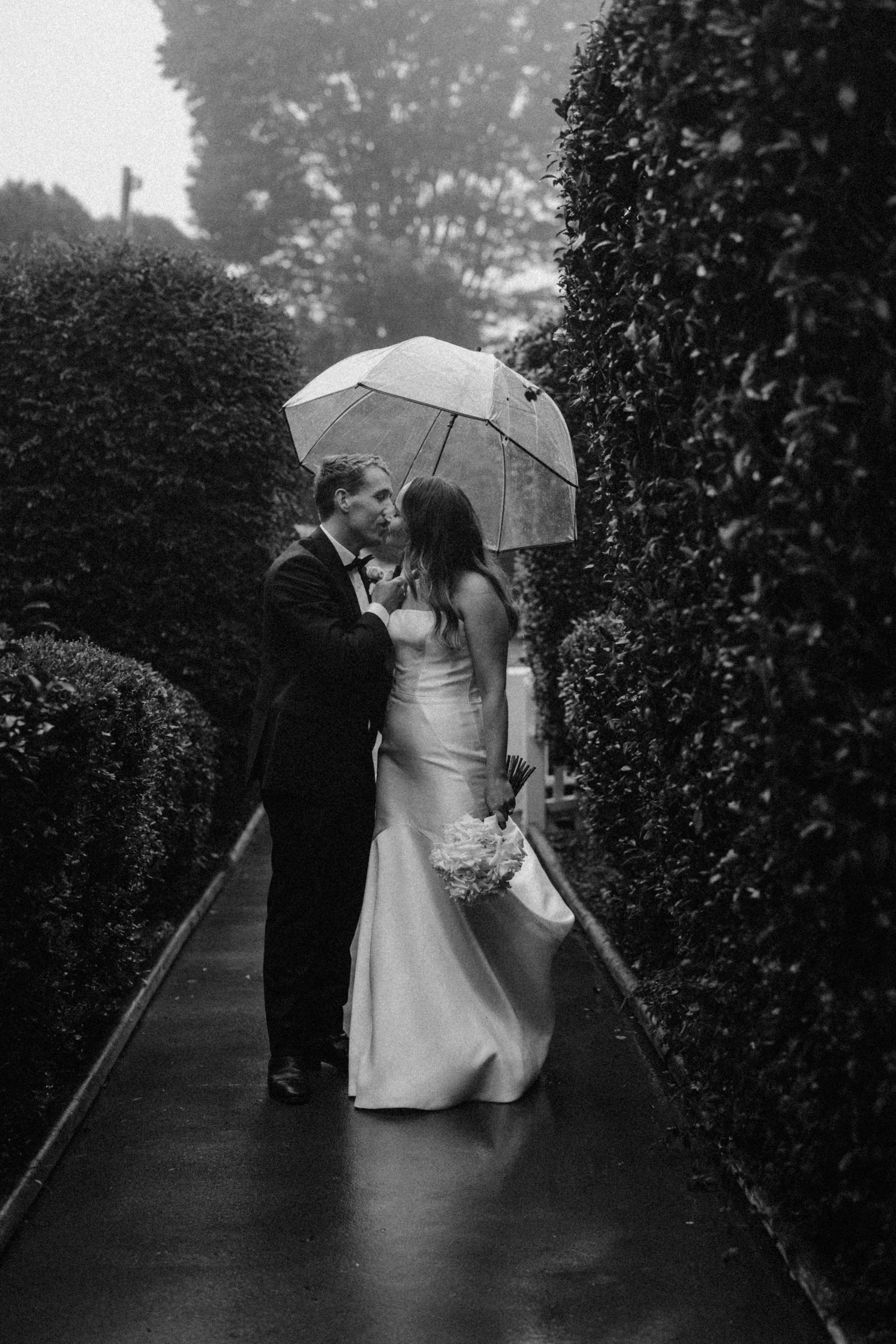 rainy day wedding photographs