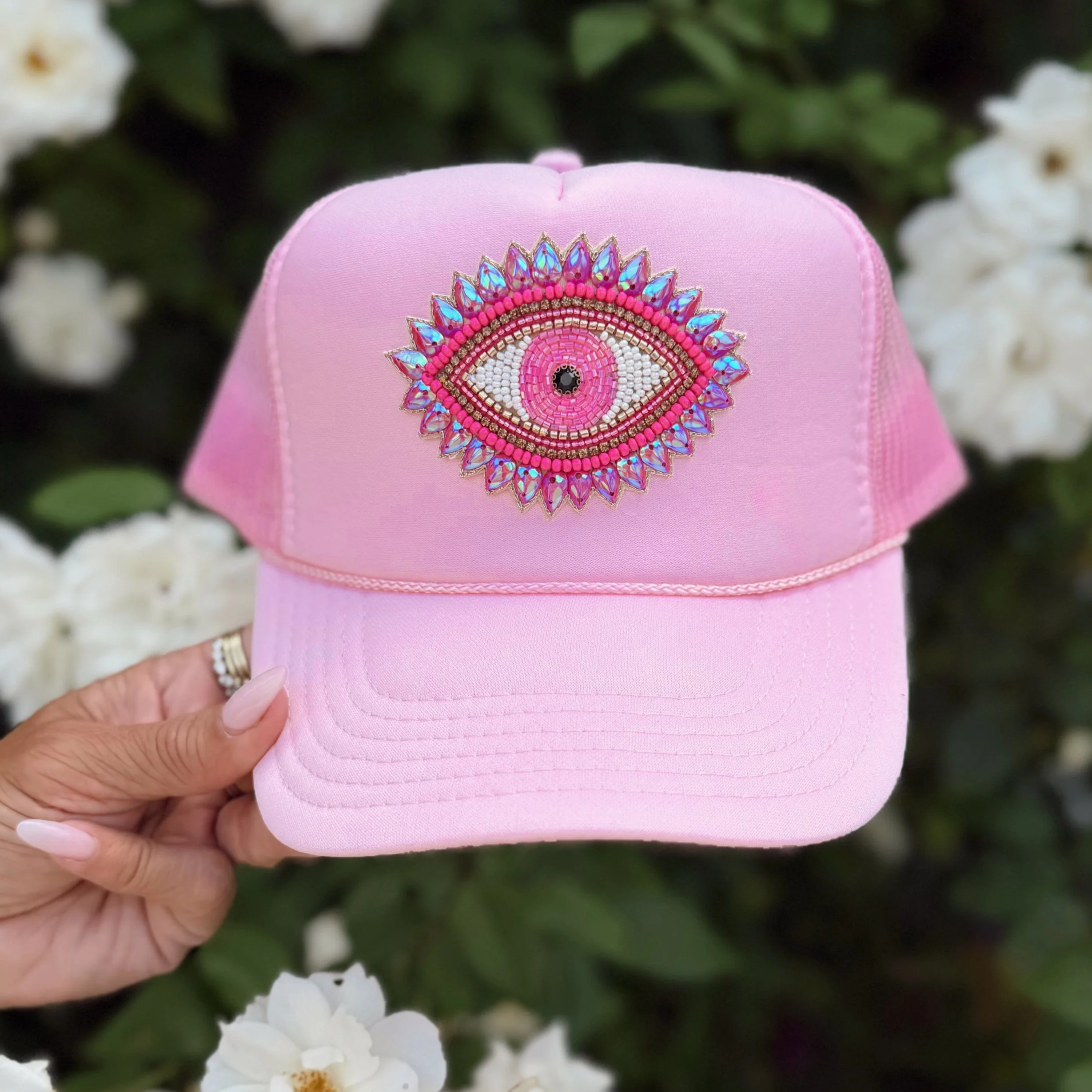 AG-pinkevileye1-detail.png