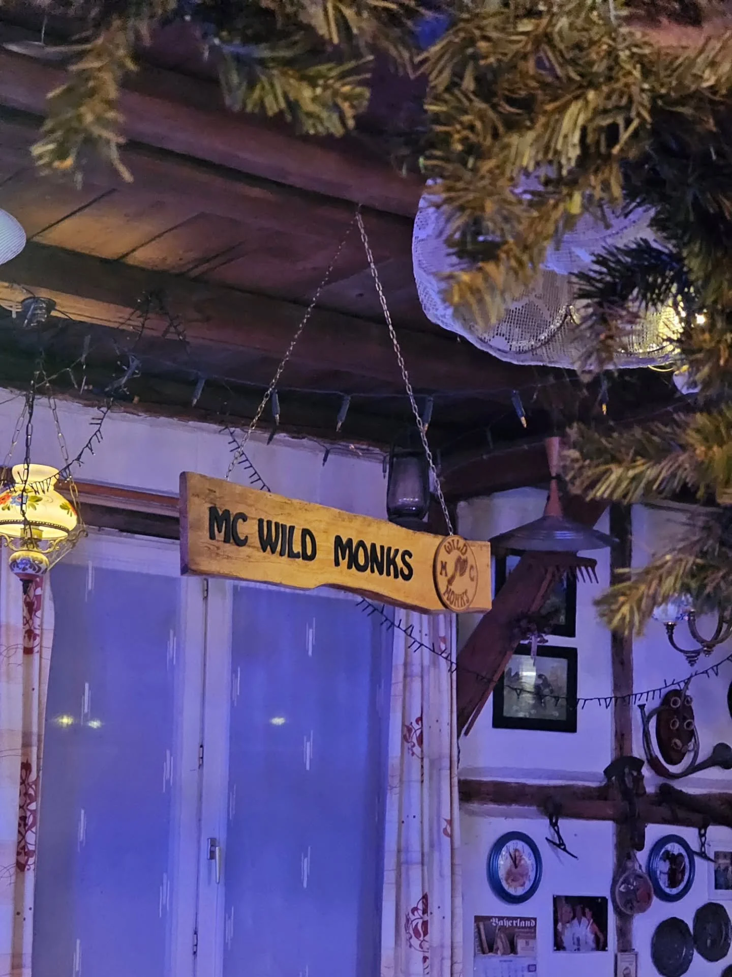 Klause, Basti, Chriss und Josef waren zu Gast bei den Wild Monks MC. Ein eigentliches Open House mit Party Charakter! Mega Stimmung und starker Durst waren die Folgen des Besuchs 😅
